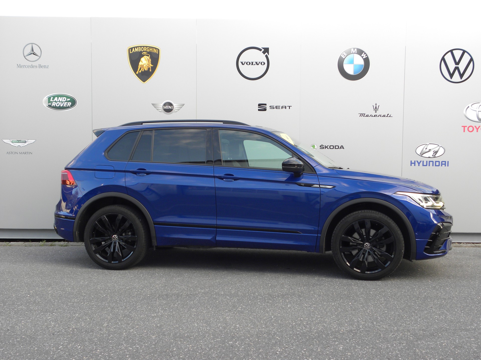 VW Tiguan 2.0 TDI SCR R-Line 4Motion DSG-image-4
