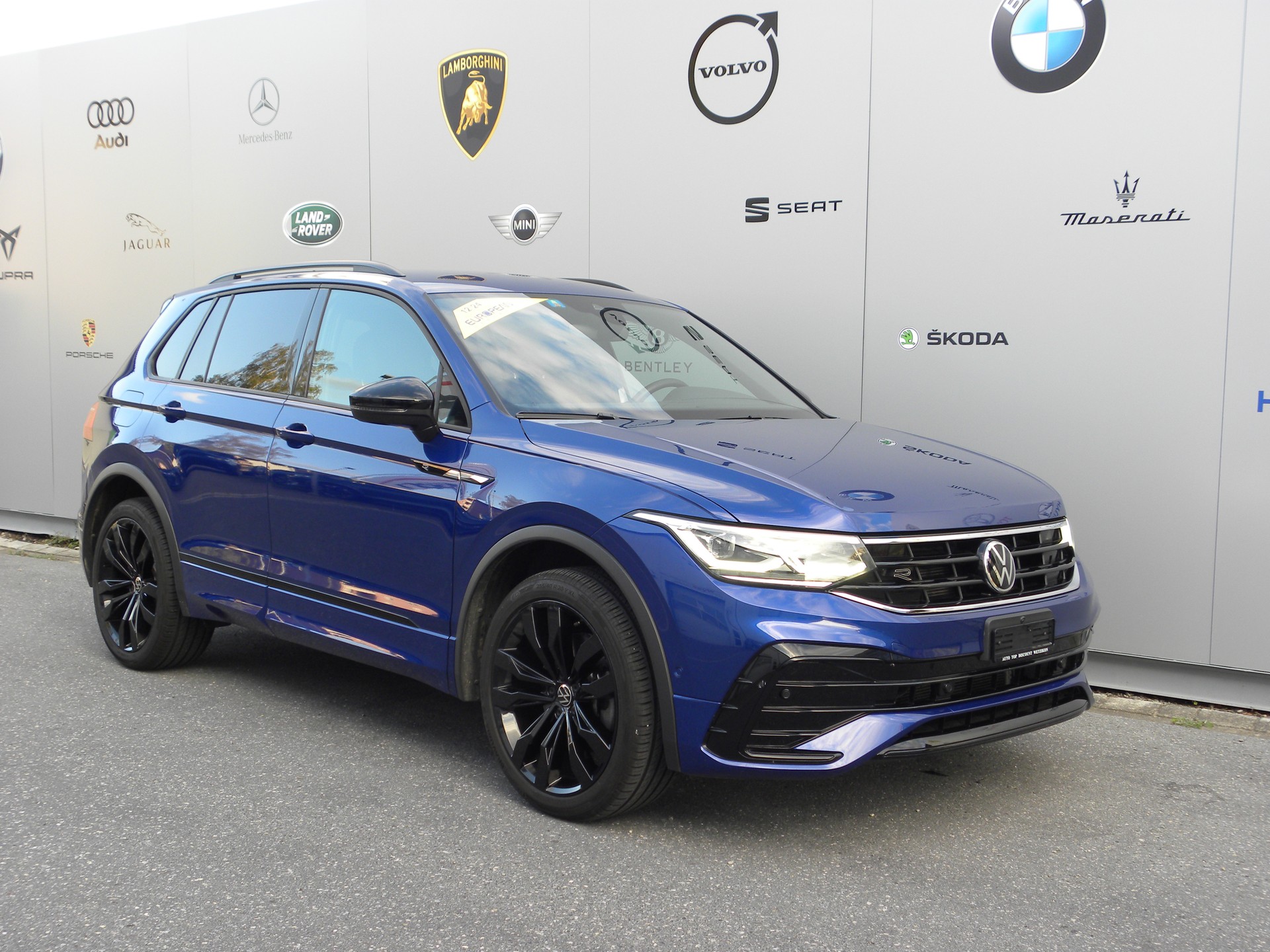VW Tiguan 2.0 TDI SCR R-Line 4Motion DSG-image-2