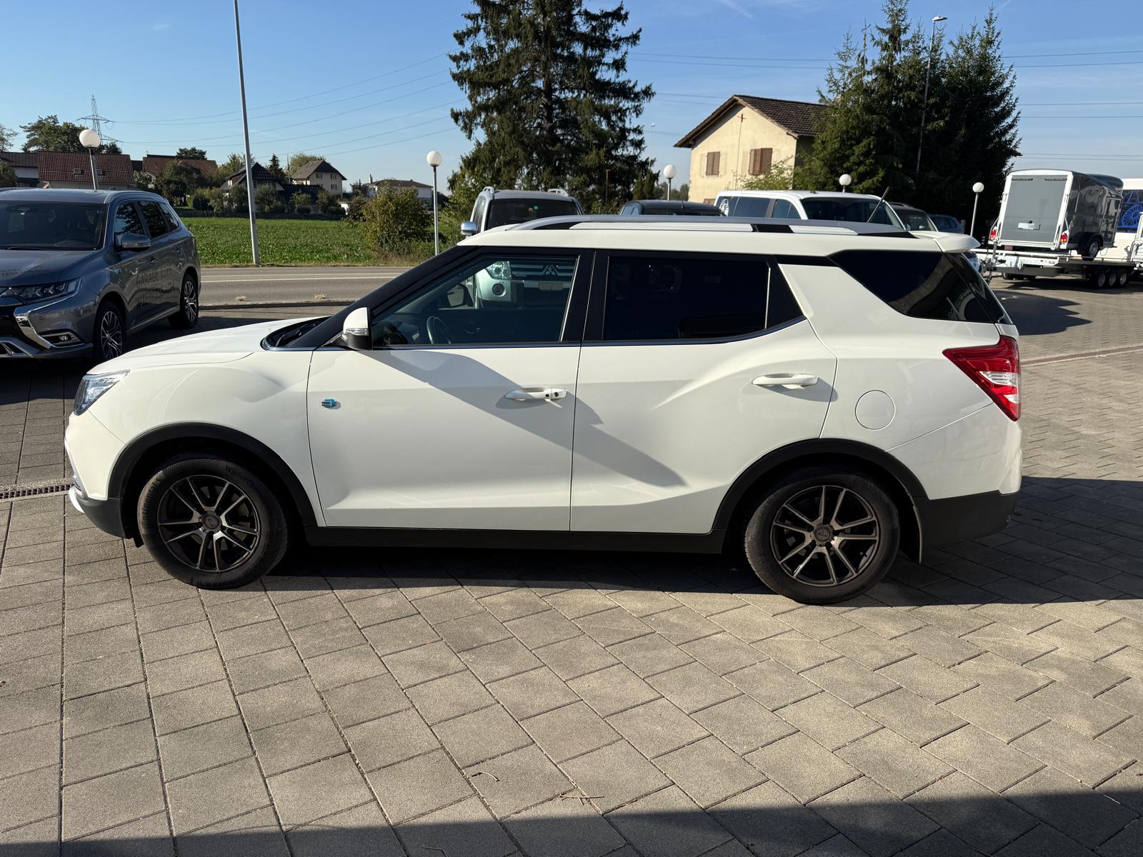 KGM-SsangYong XLV 1.6 eXDi Sapphire 4WD-showroom-element-2