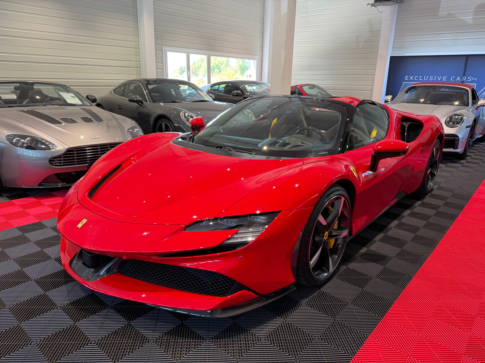 FERRARI SF90 Spider