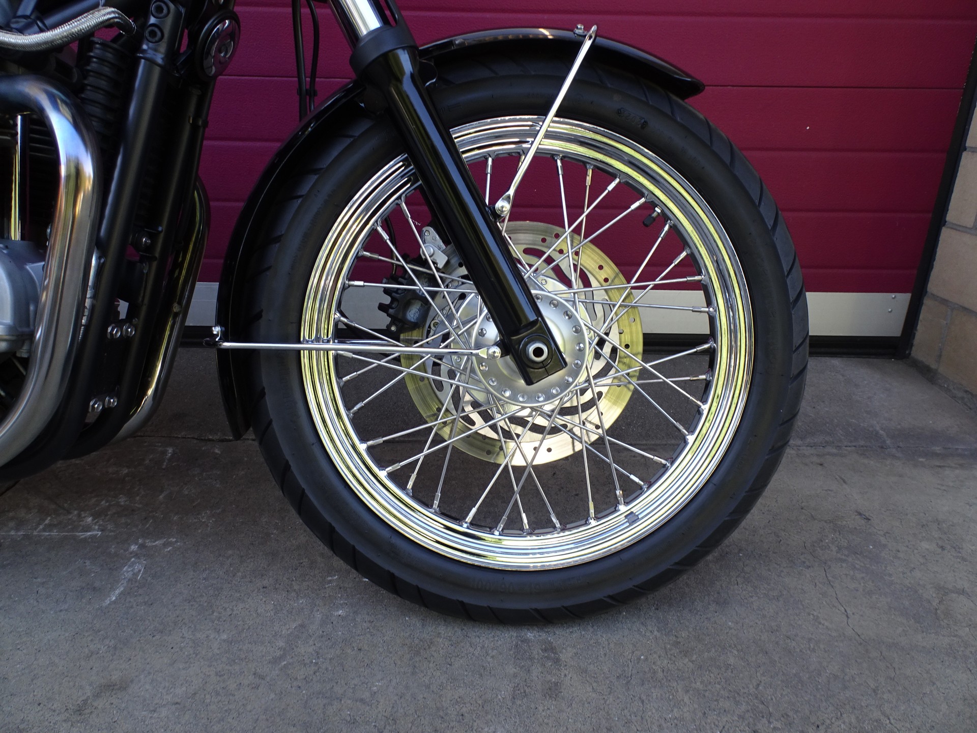TRIUMPH Bonneville 900 T100-image-1