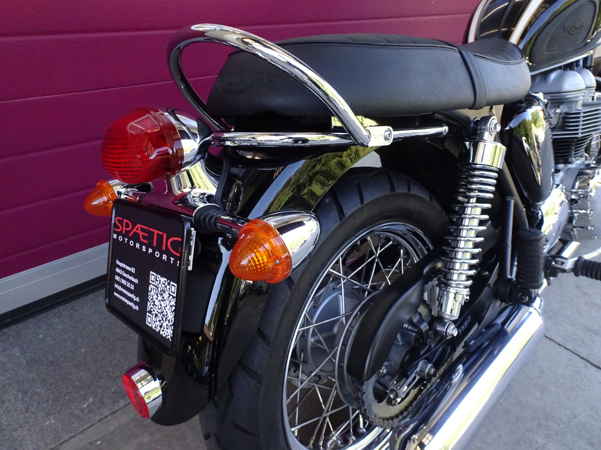TRIUMPH Bonneville 900 T100-image-7