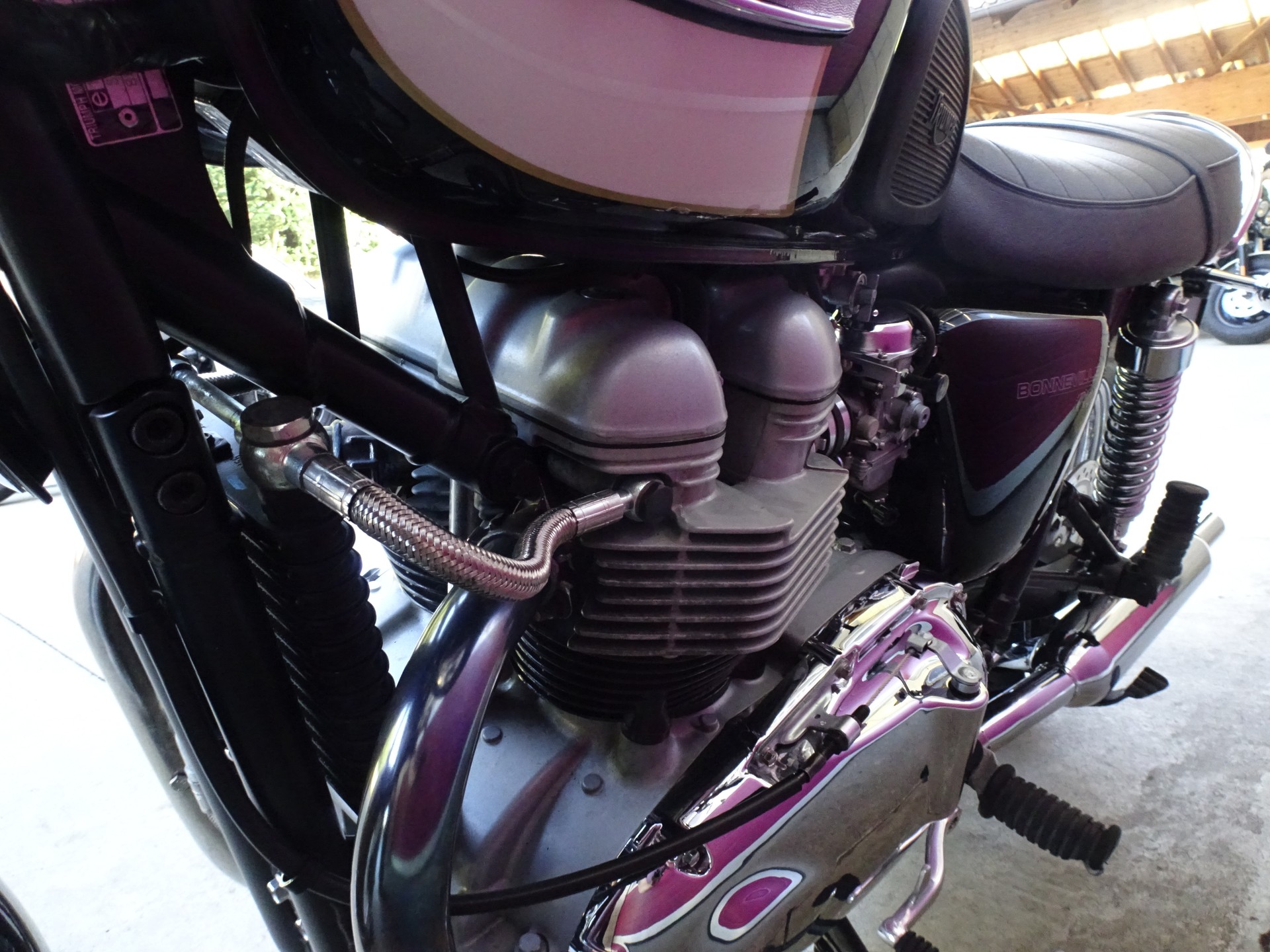 TRIUMPH Bonneville 900 T100-image-12