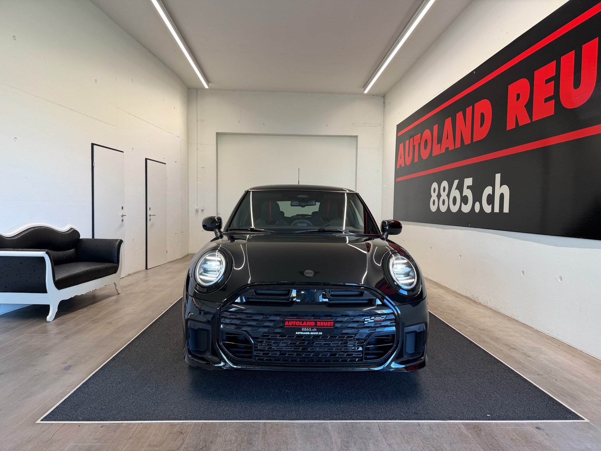 MINI Cooper S JCW DKG-showroom-element-1