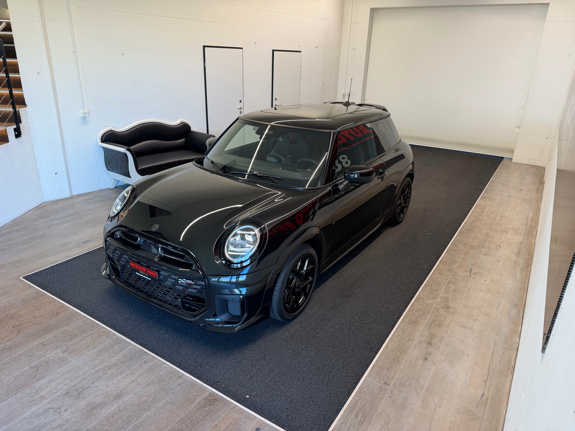 MINI Cooper S JCW DKG-showroom-element-3