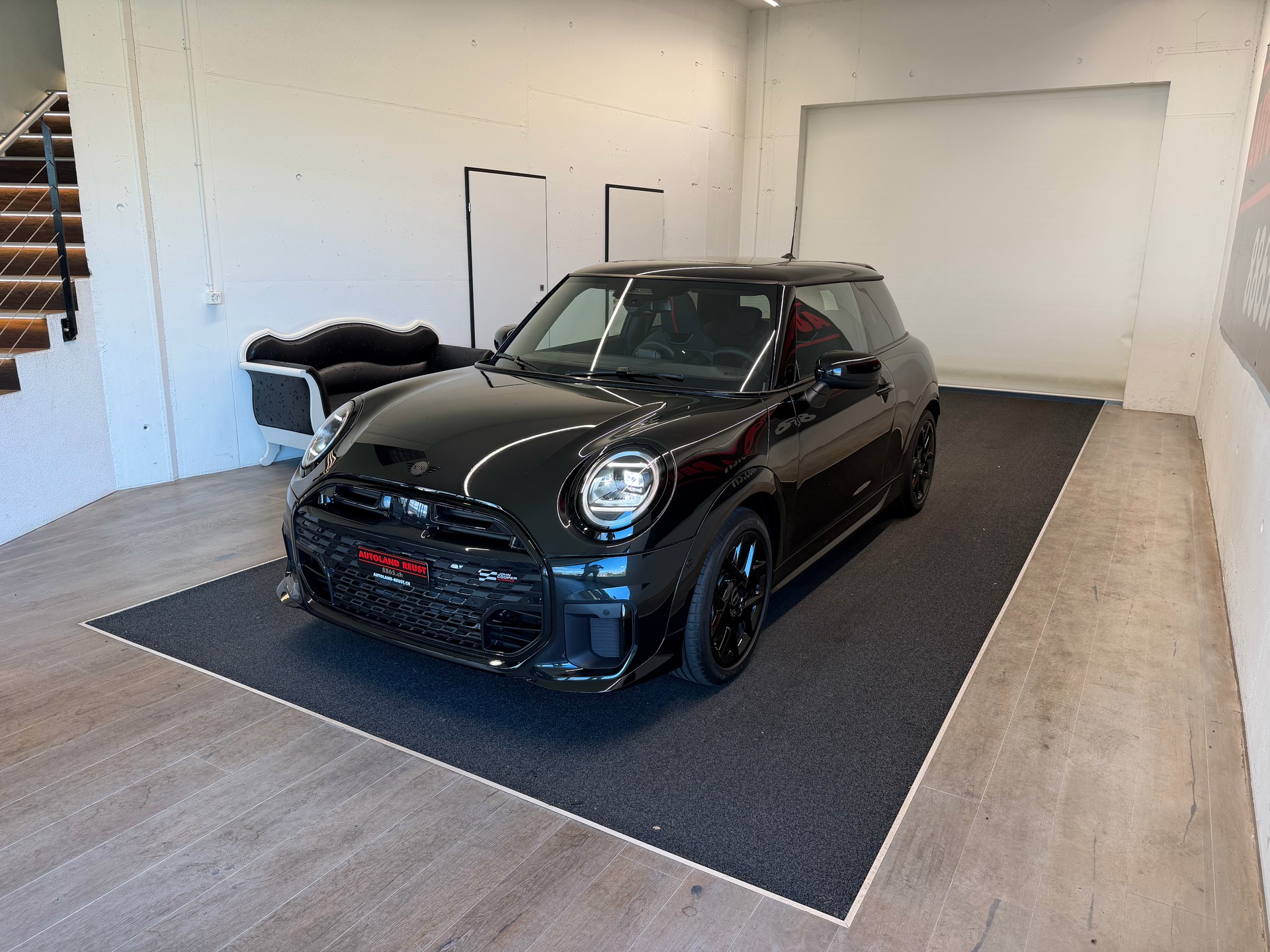 MINI Cooper S JCW DKG-showroom-element-2