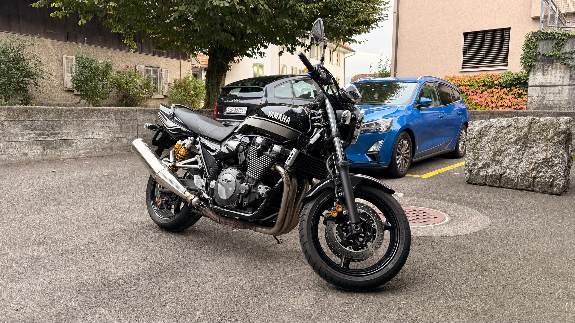YAMAHA XJR 1300-image-1