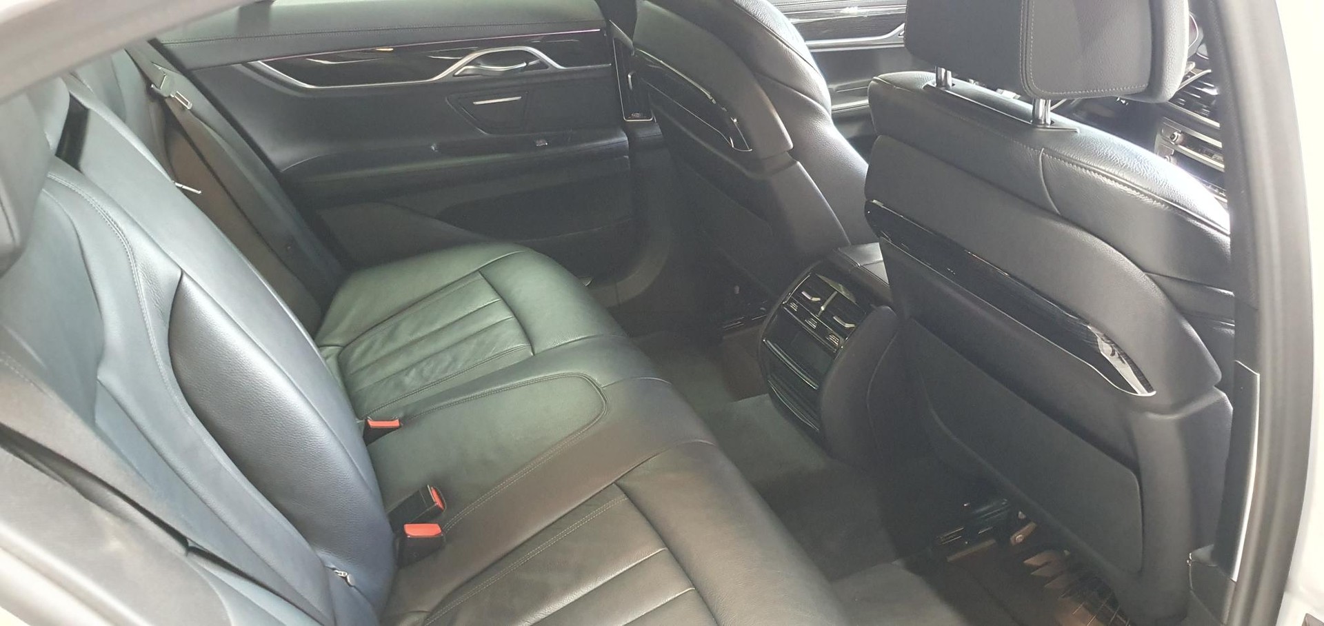 BMW 740i M-Sport-image-7