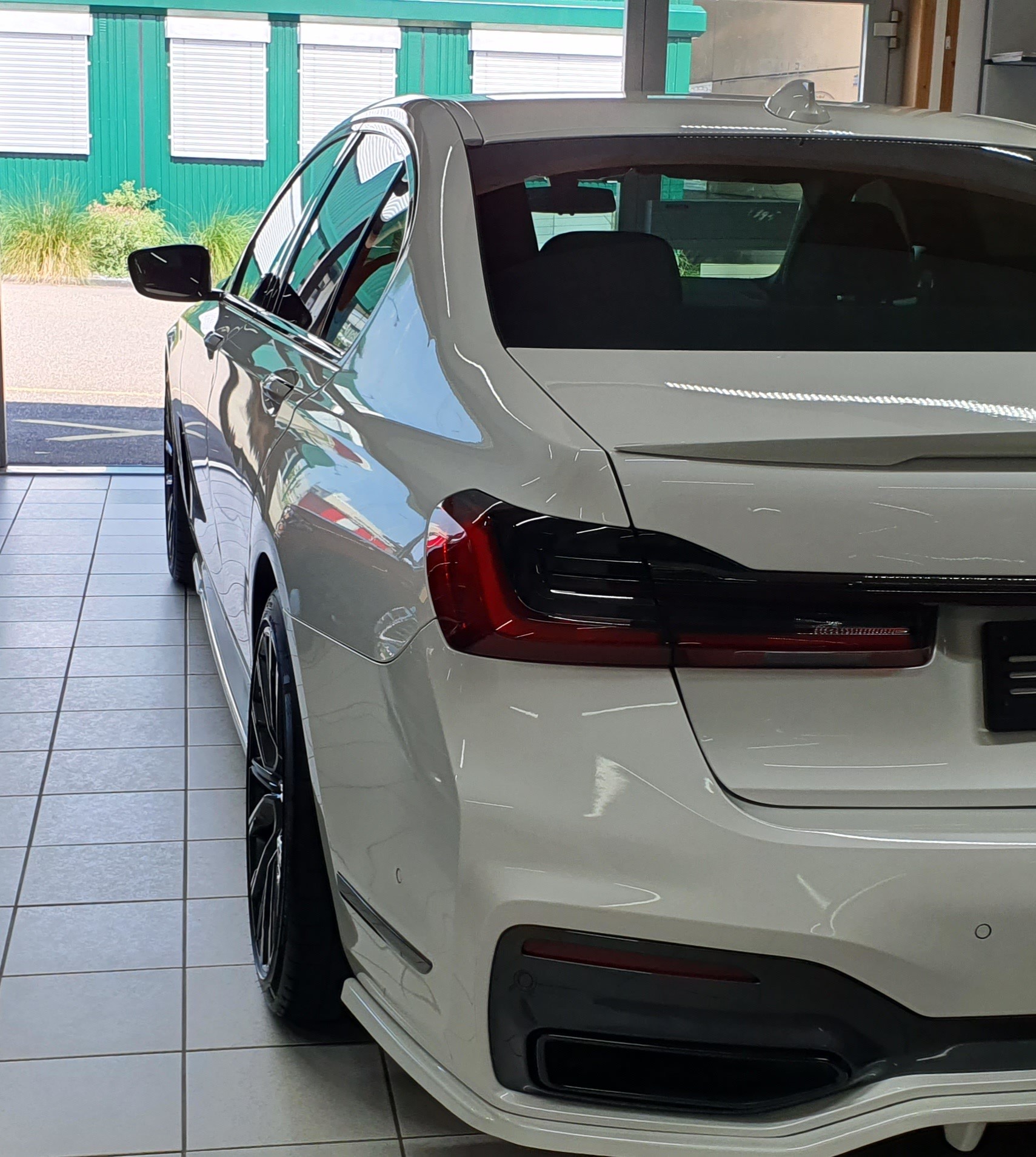 BMW 740i M-Sport-image-2