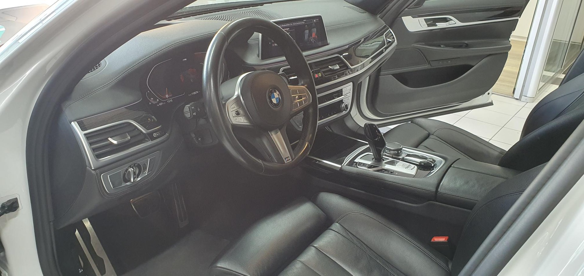 BMW 740i M-Sport-image-5