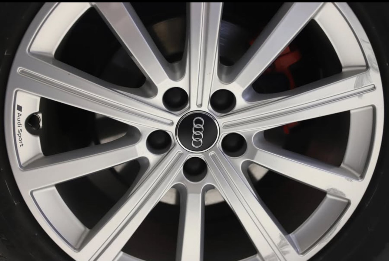 AUDI RS Q3 Sportback quattro S tronic-image-6