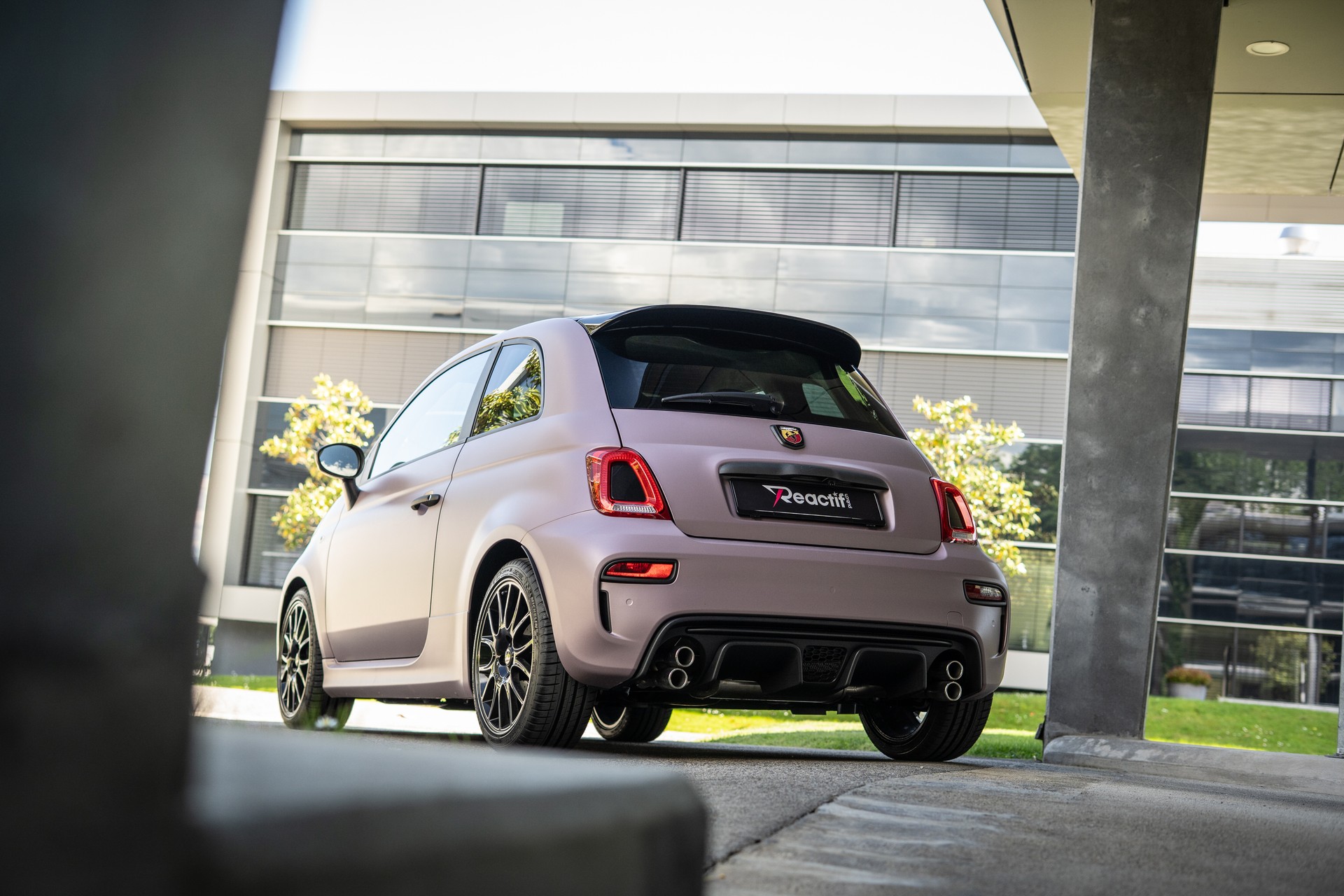 FIAT 695 1.4 16V Turbo Abarth Competizione-image-2