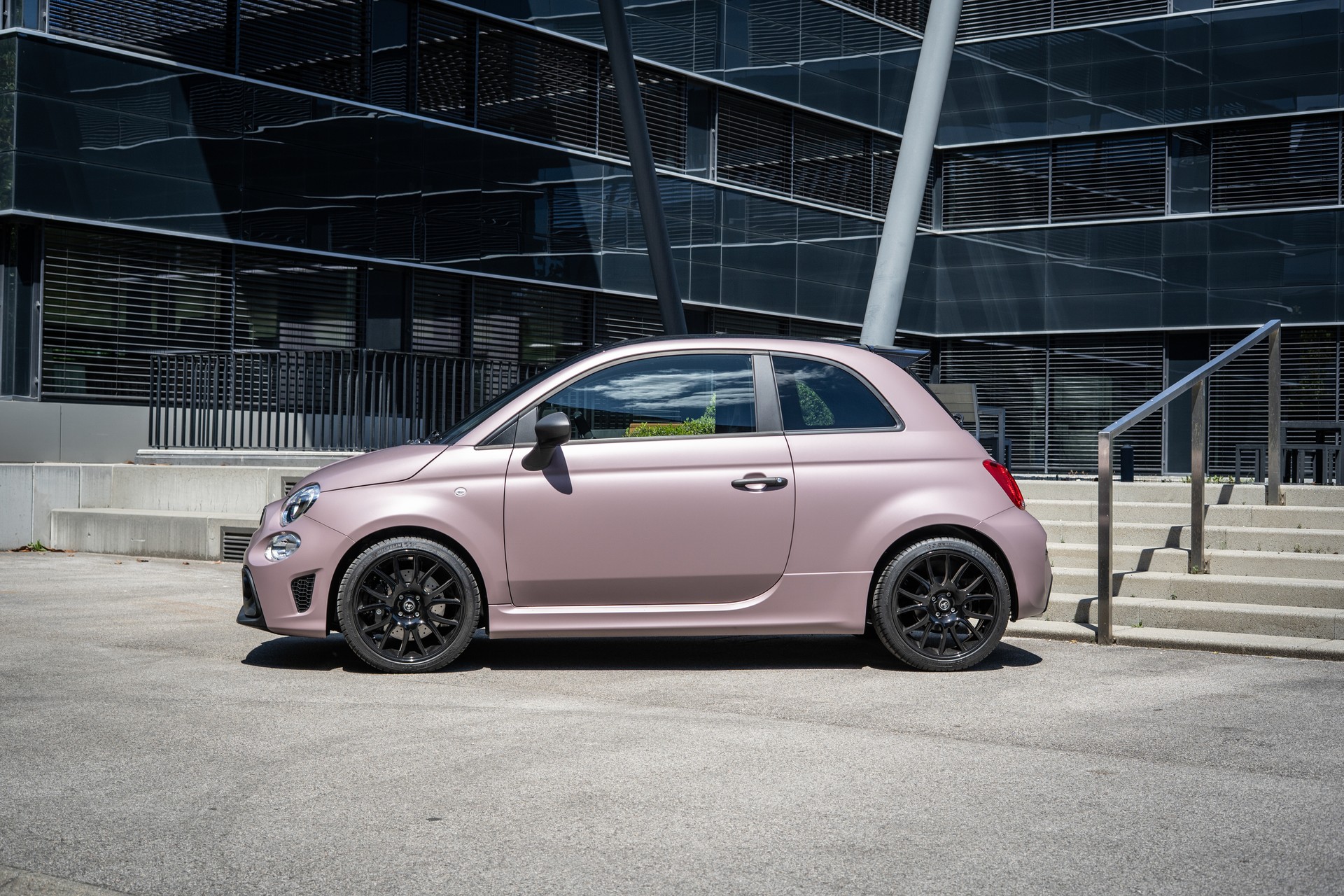 FIAT 695 1.4 16V Turbo Abarth Competizione-image-1
