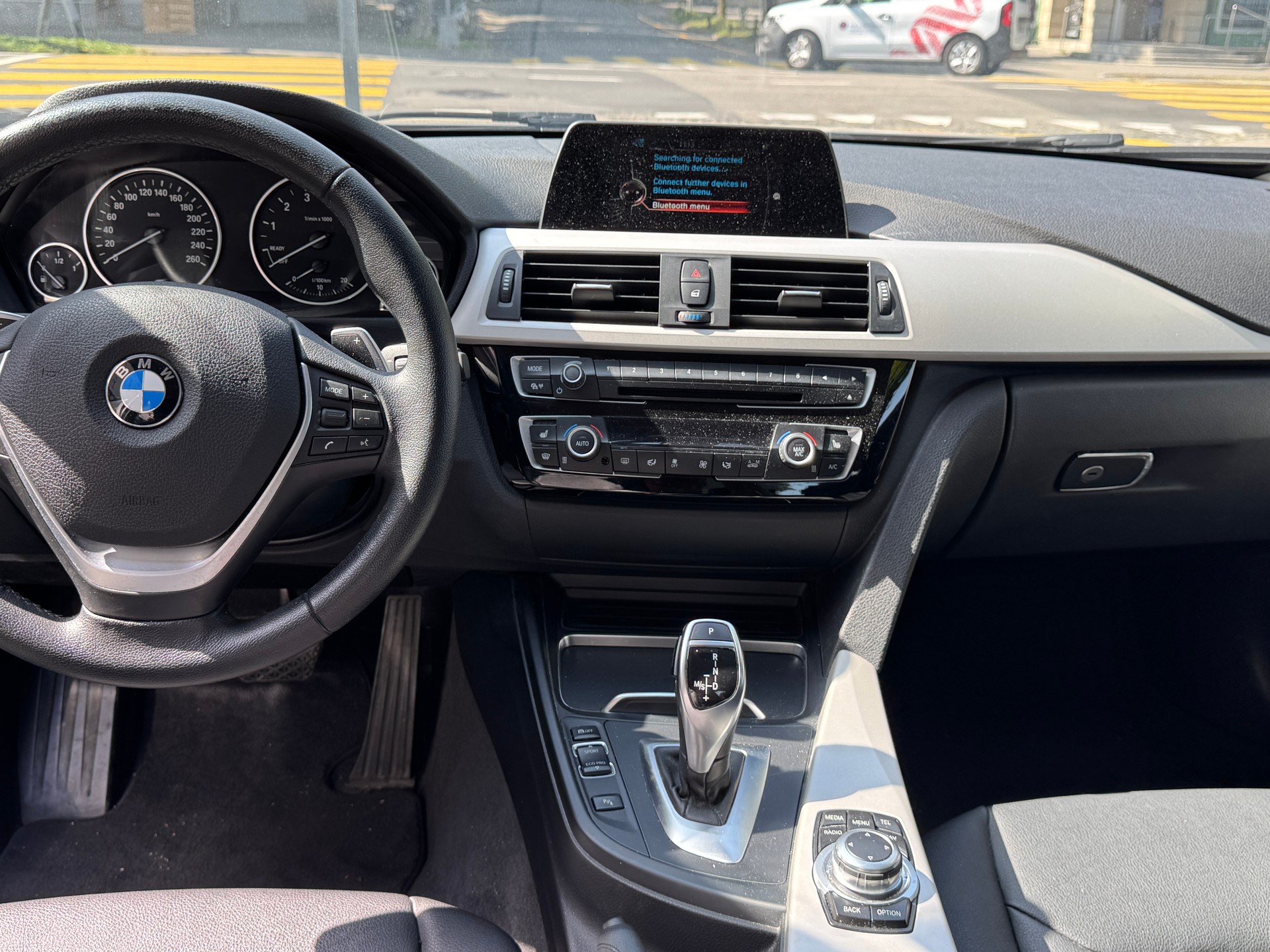 BMW 320i xDrive Sport Line Steptronic-image-7