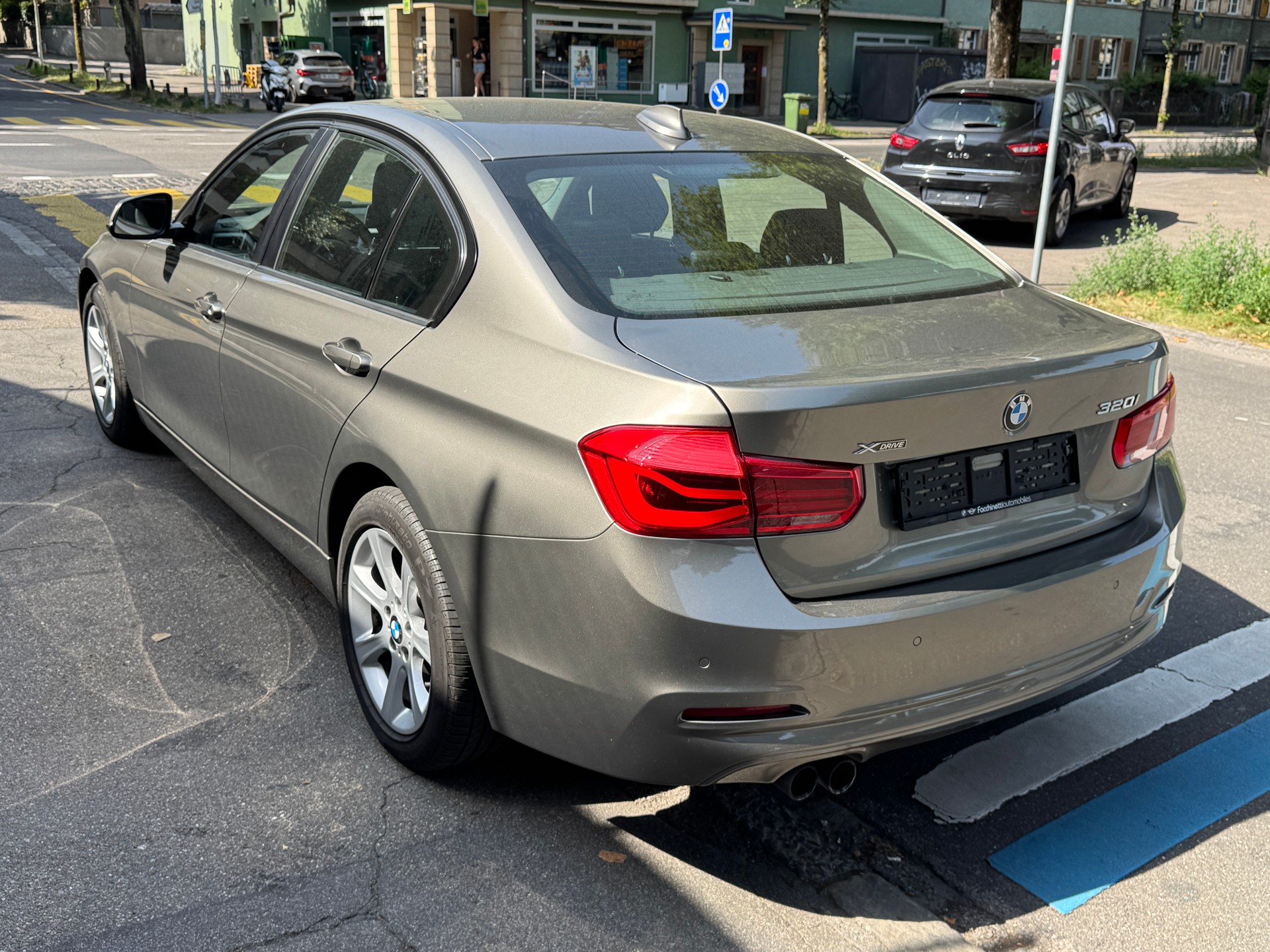 BMW 320i xDrive Sport Line Steptronic-image-5