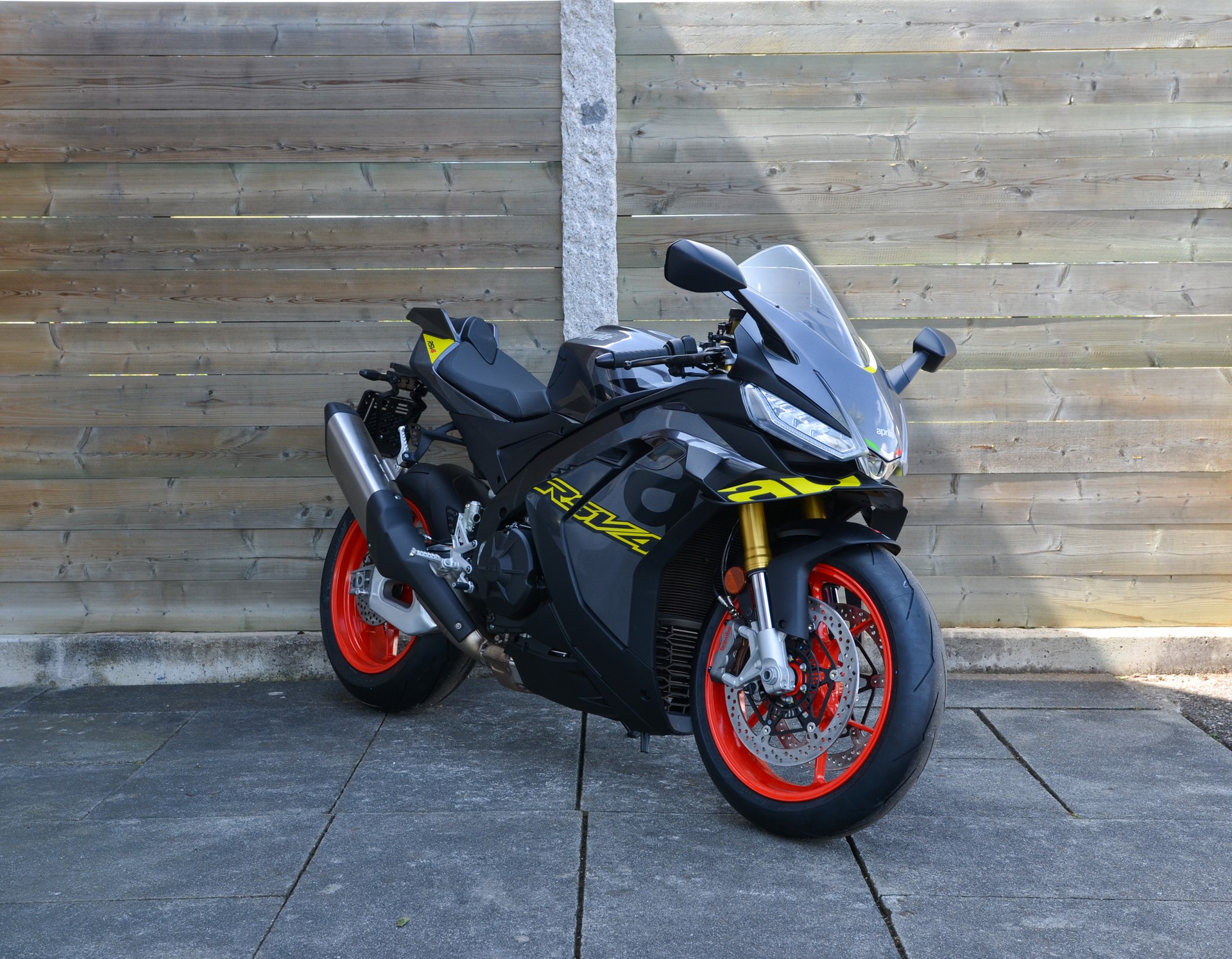 APRILIA RSV4 1100 E5+-image-4
