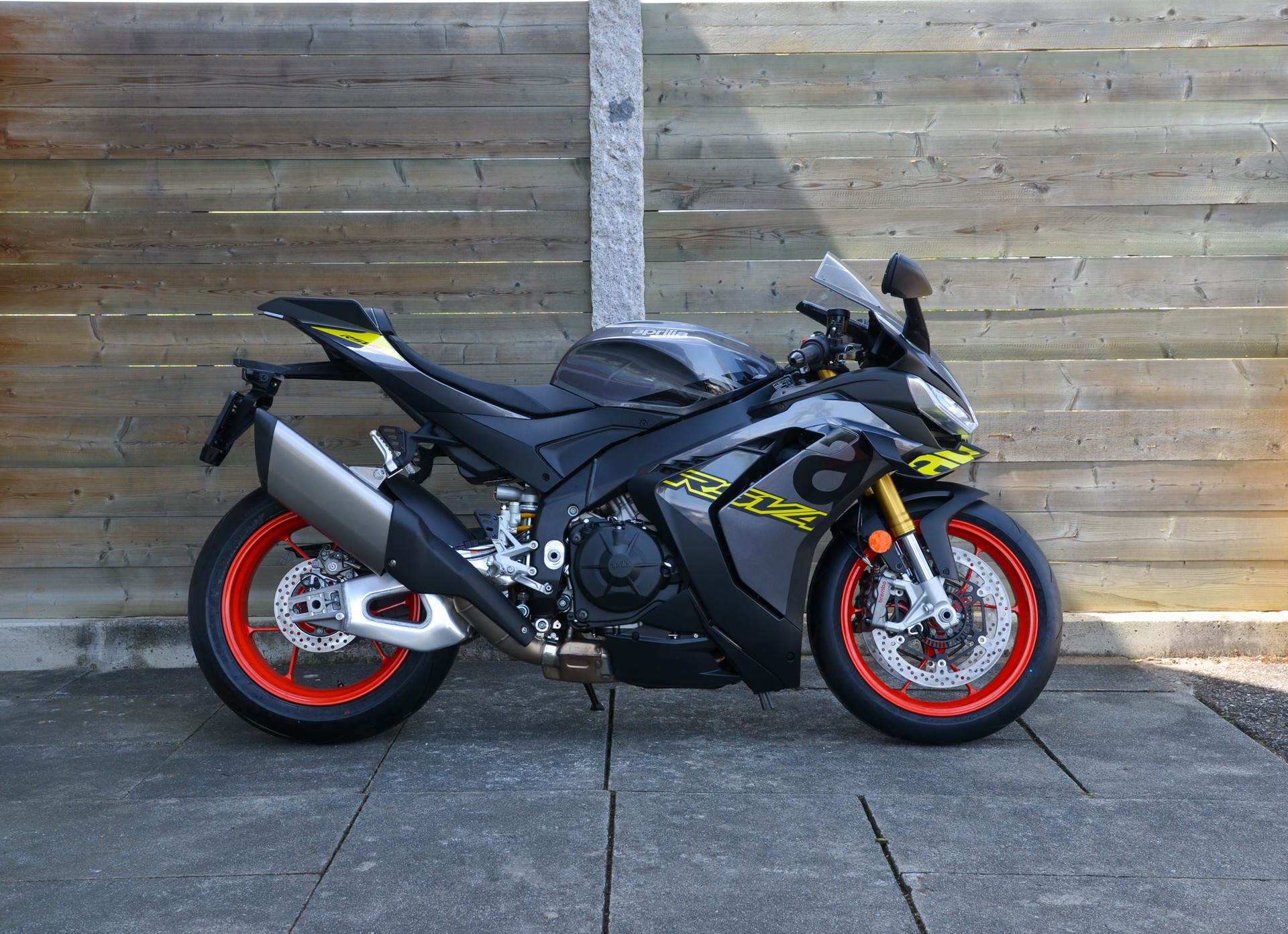 APRILIA RSV4 1100 E5+-image-0