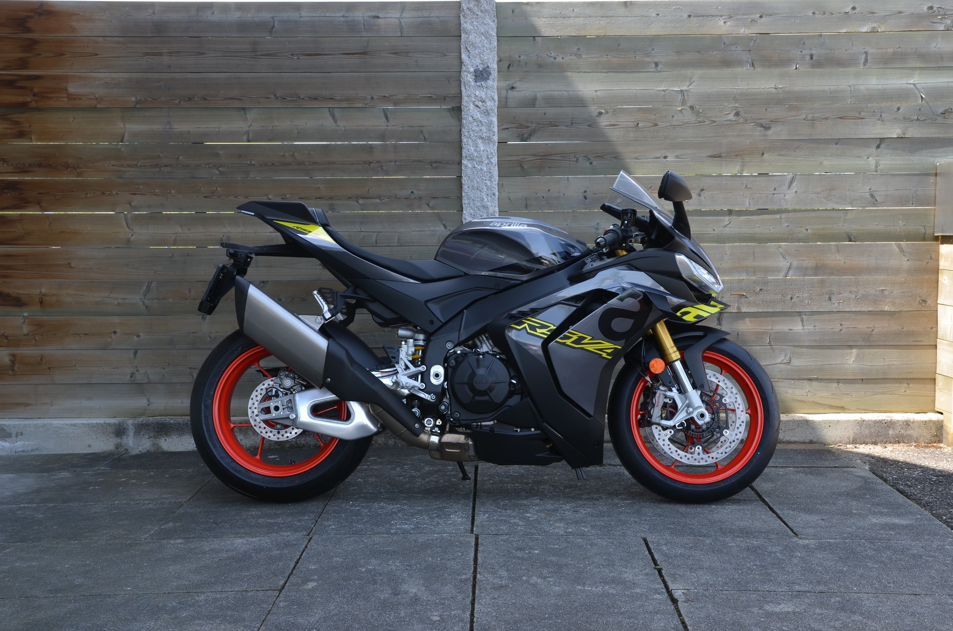 APRILIA RSV4 1100 E5+-image-0