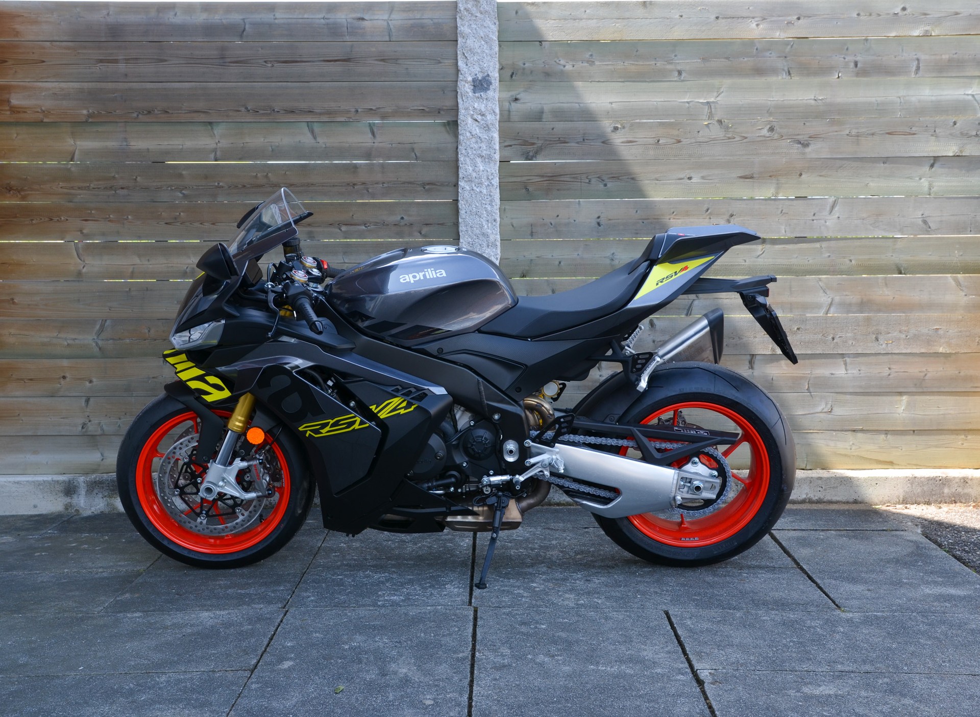 APRILIA RSV4 1100 E5+-image-2