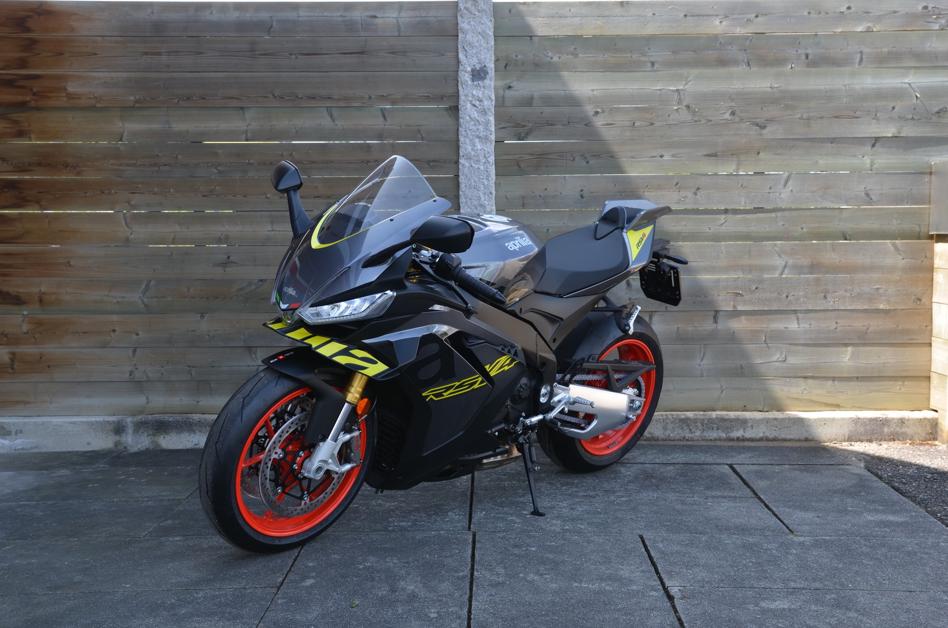 APRILIA RSV4 1100 E5+-image-2