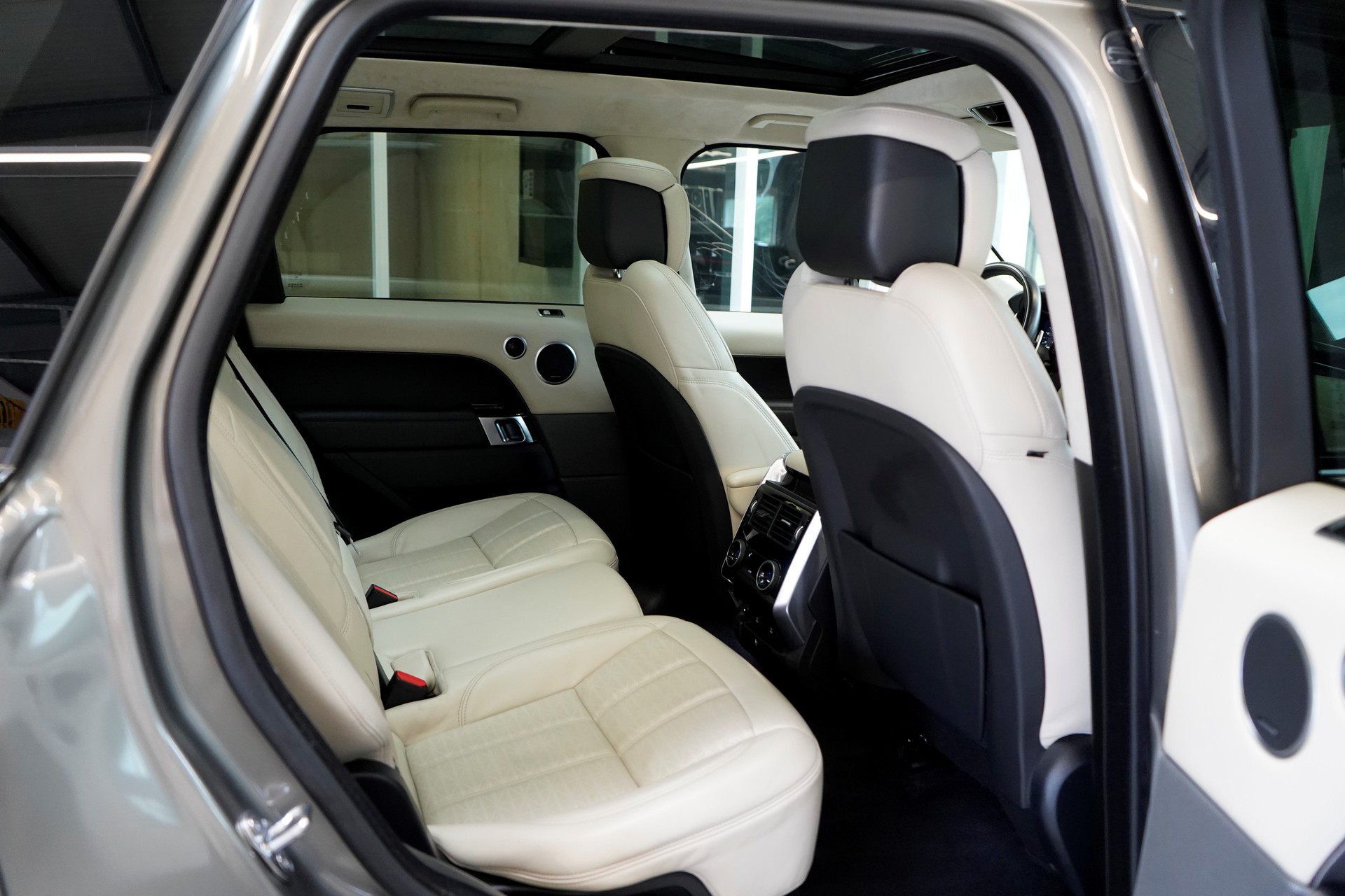LAND ROVER Range Rover Sport 5.0 V8 S/C HSE Dynamic Automatic-image-13