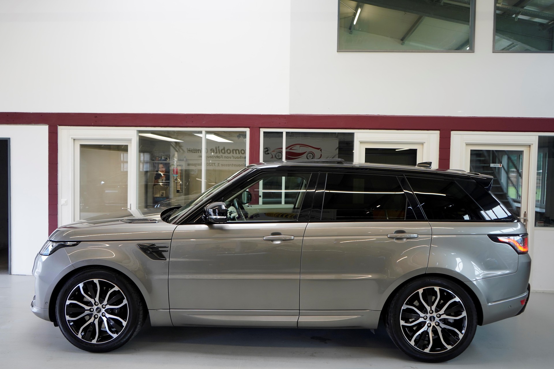 LAND ROVER Range Rover Sport 5.0 V8 S/C HSE Dynamic Automatic-image-3