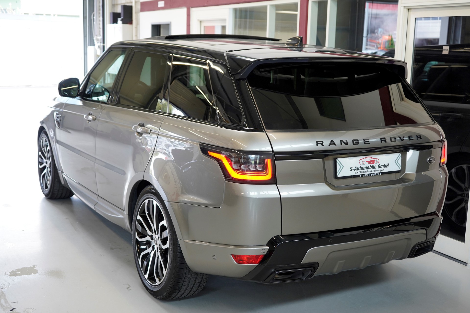 LAND ROVER Range Rover Sport 5.0 V8 S/C HSE Dynamic Automatic-image-5