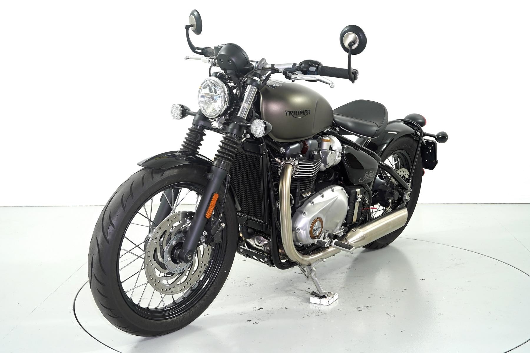 TRIUMPH Bonneville 1200 Bobber ABS-image-2