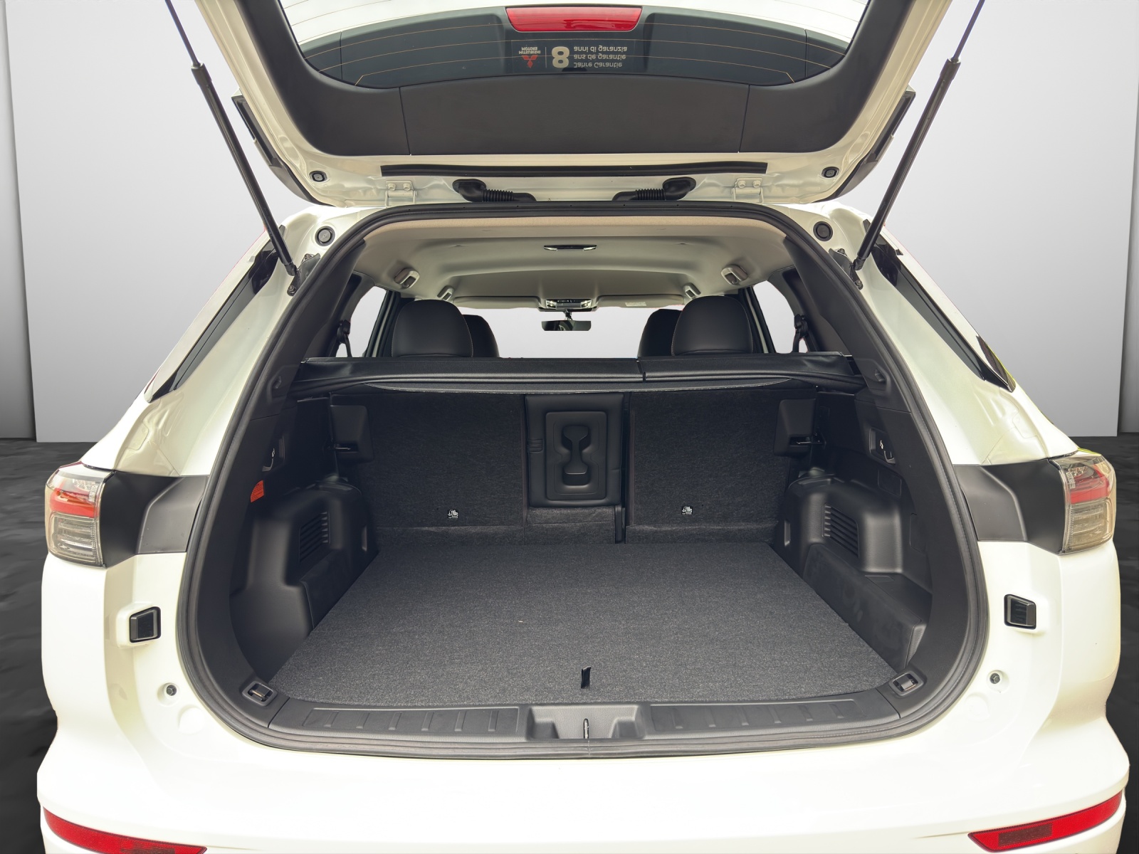 MITSUBISHI Outlander 2.4 PHEV Invite 4x4-image-14