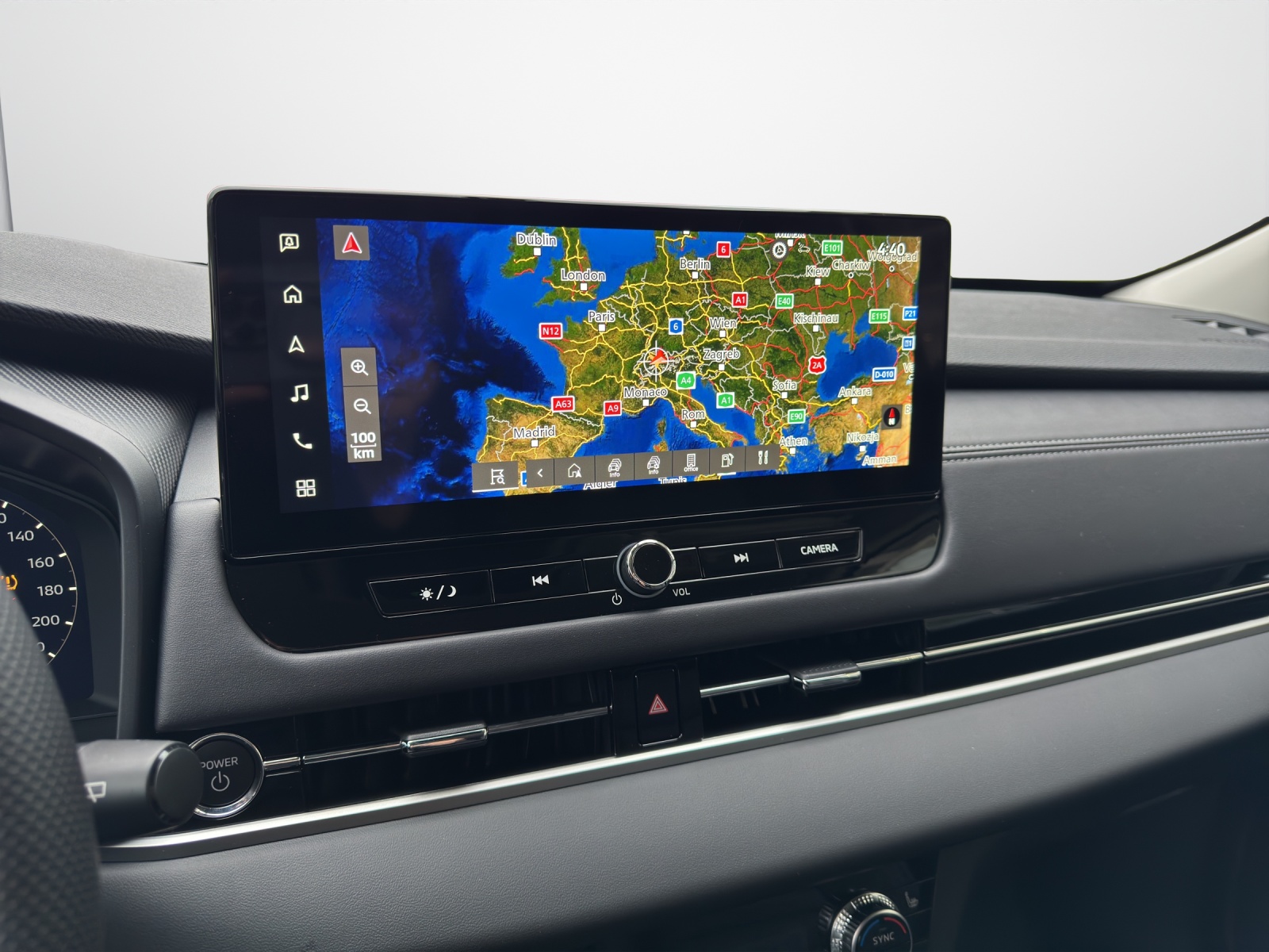 MITSUBISHI Outlander 2.4 PHEV Invite 4x4-image-11