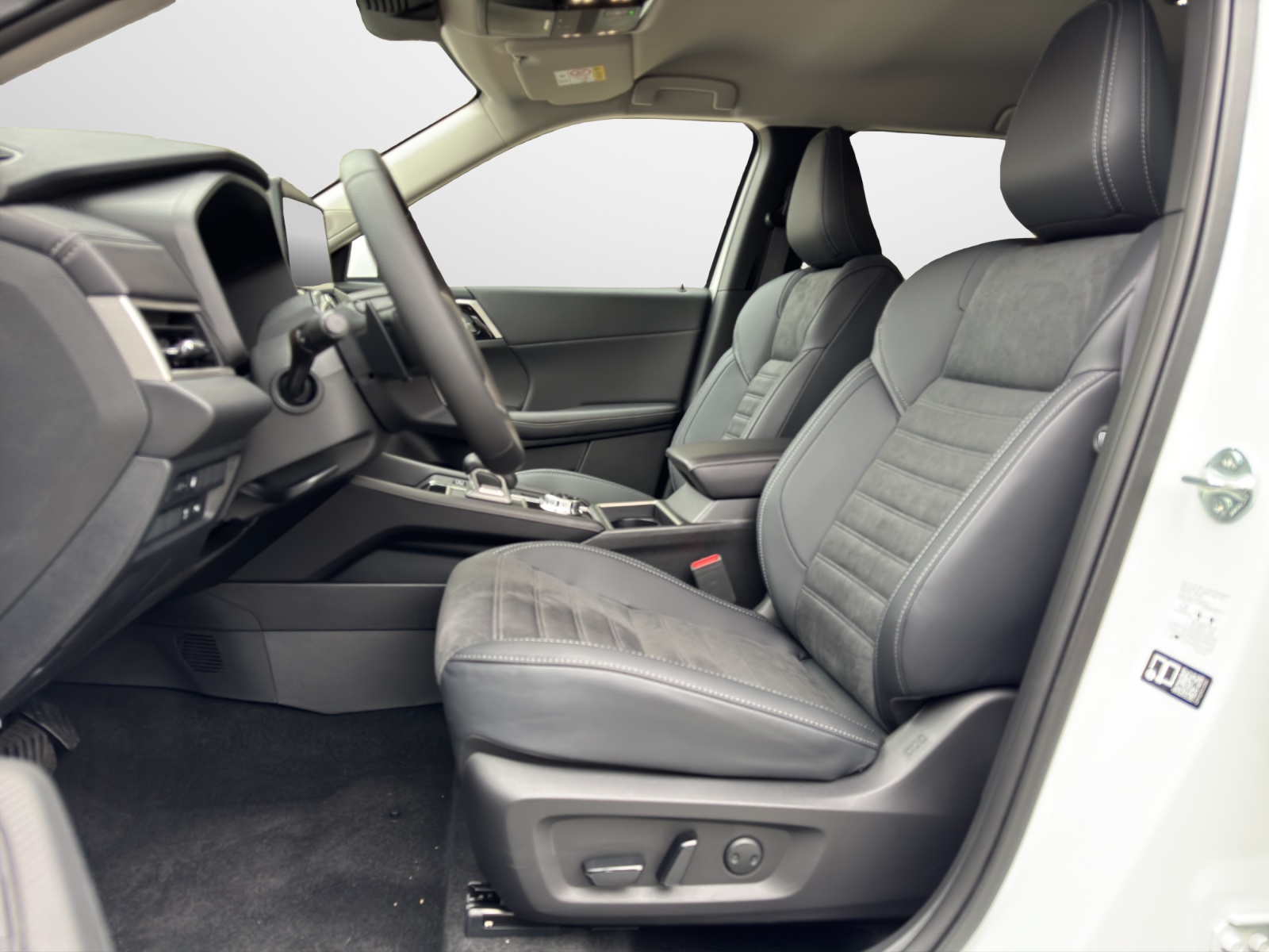 MITSUBISHI Outlander 2.4 PHEV Invite 4x4-image-4