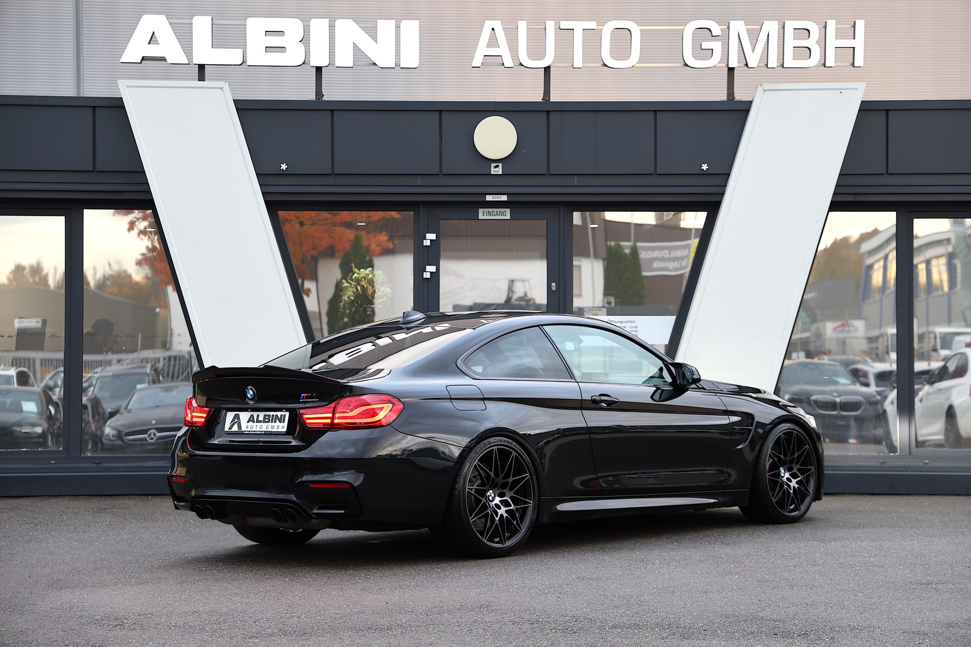 BMW M4 Coupé Competition DKG-showroom-element-3