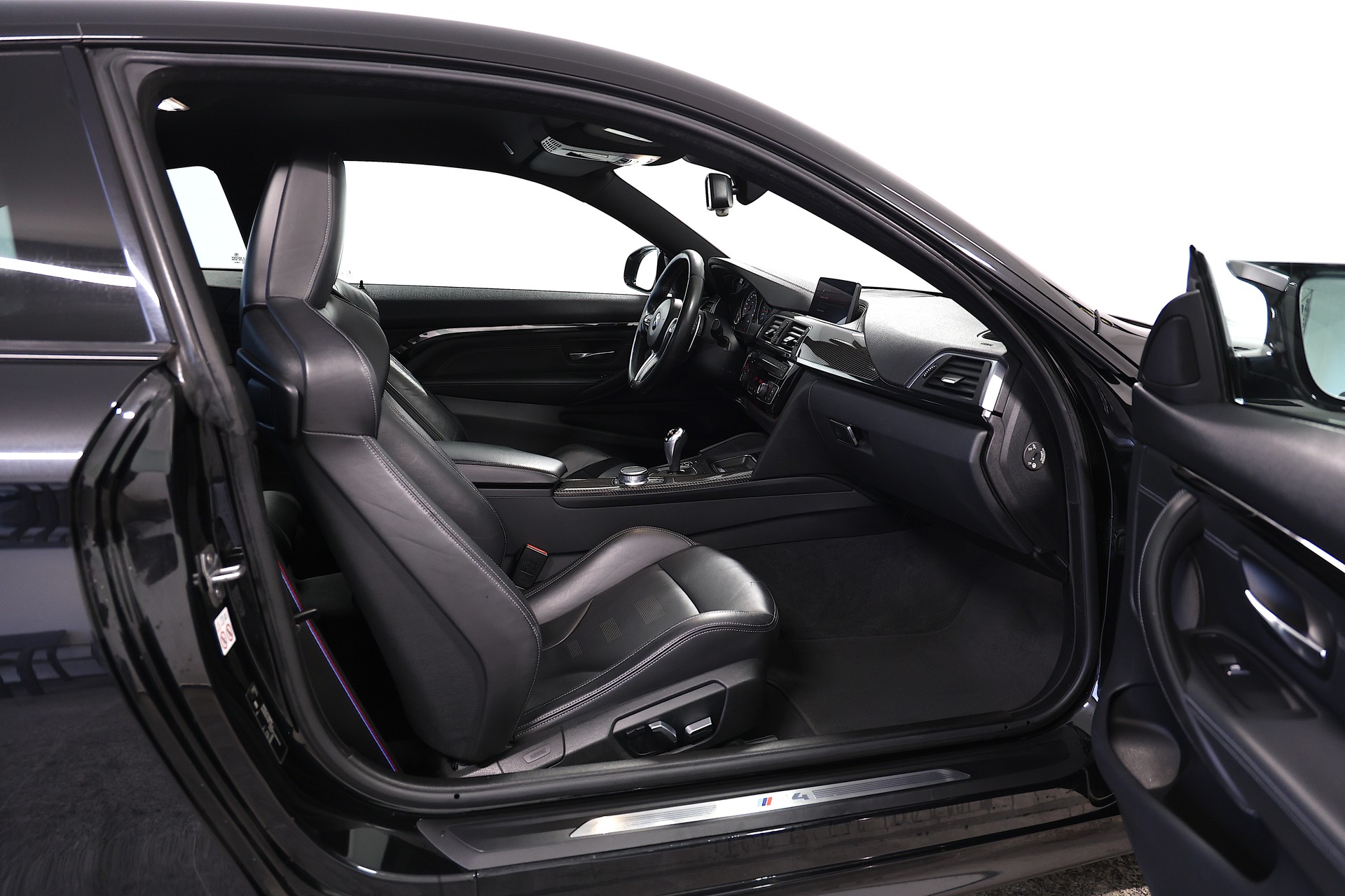 BMW M4 Coupé Competition DKG-image-13