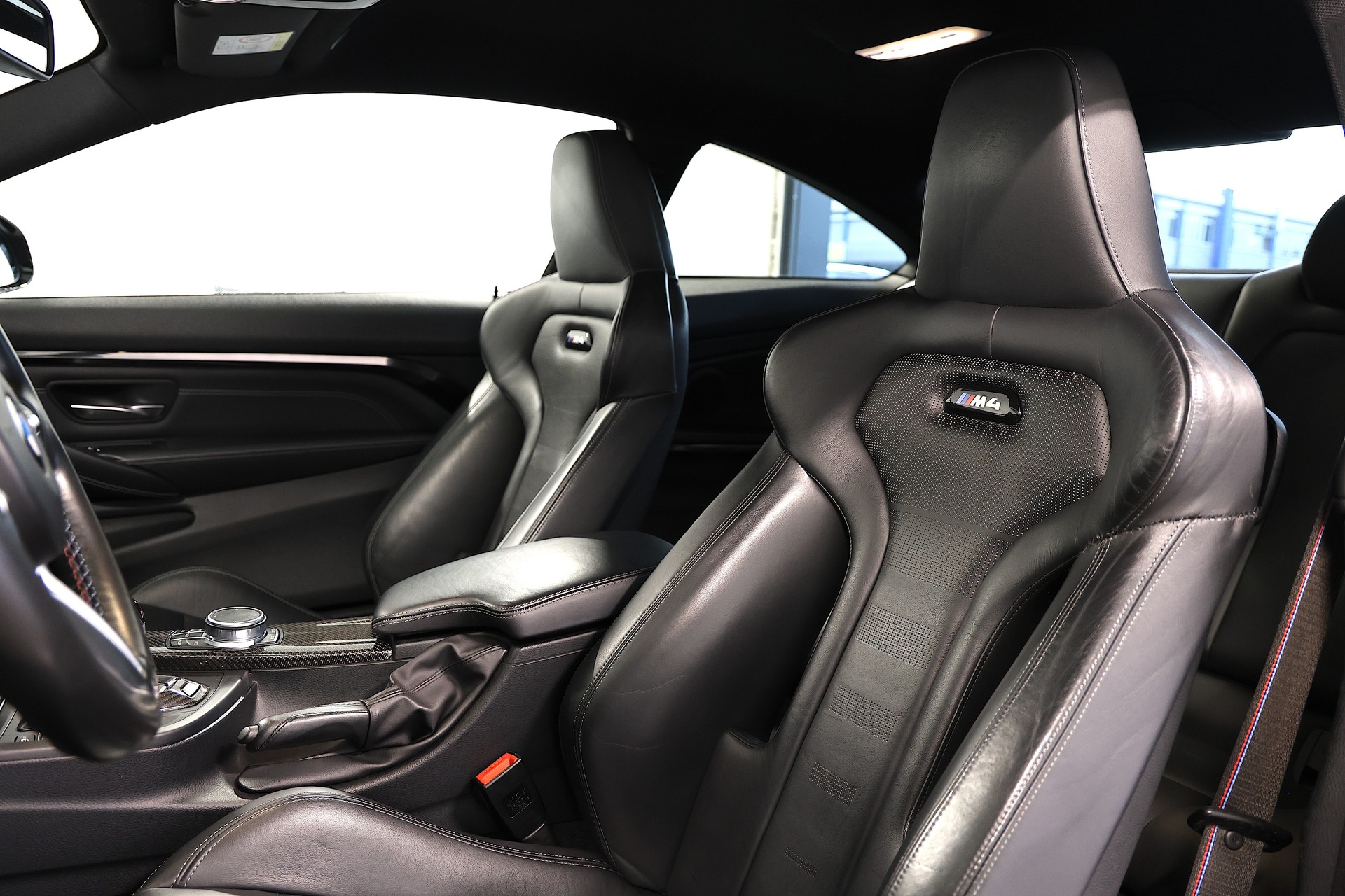 BMW M4 Coupé Competition DKG-image-7
