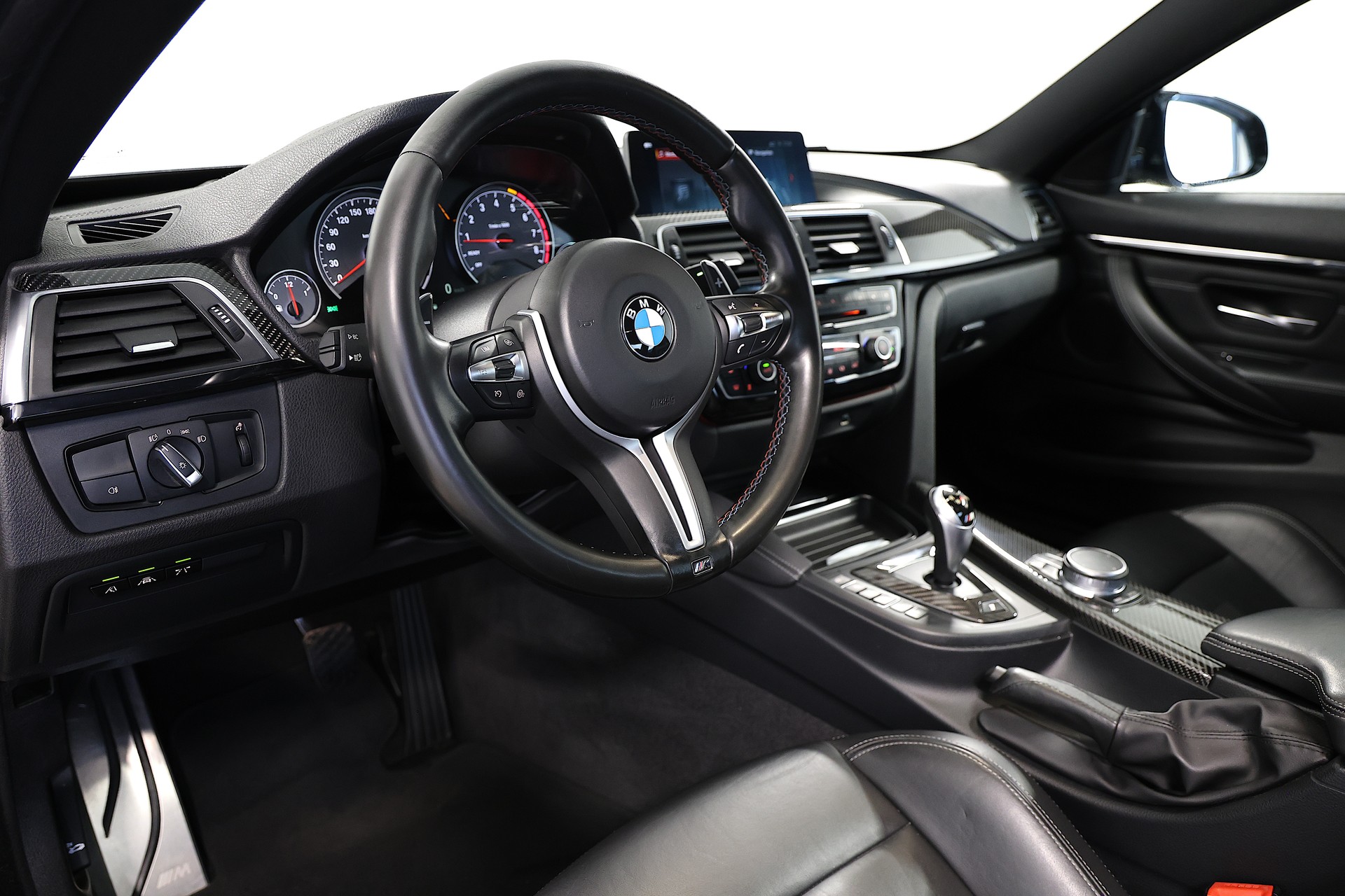 BMW M4 Coupé Competition DKG-image-8