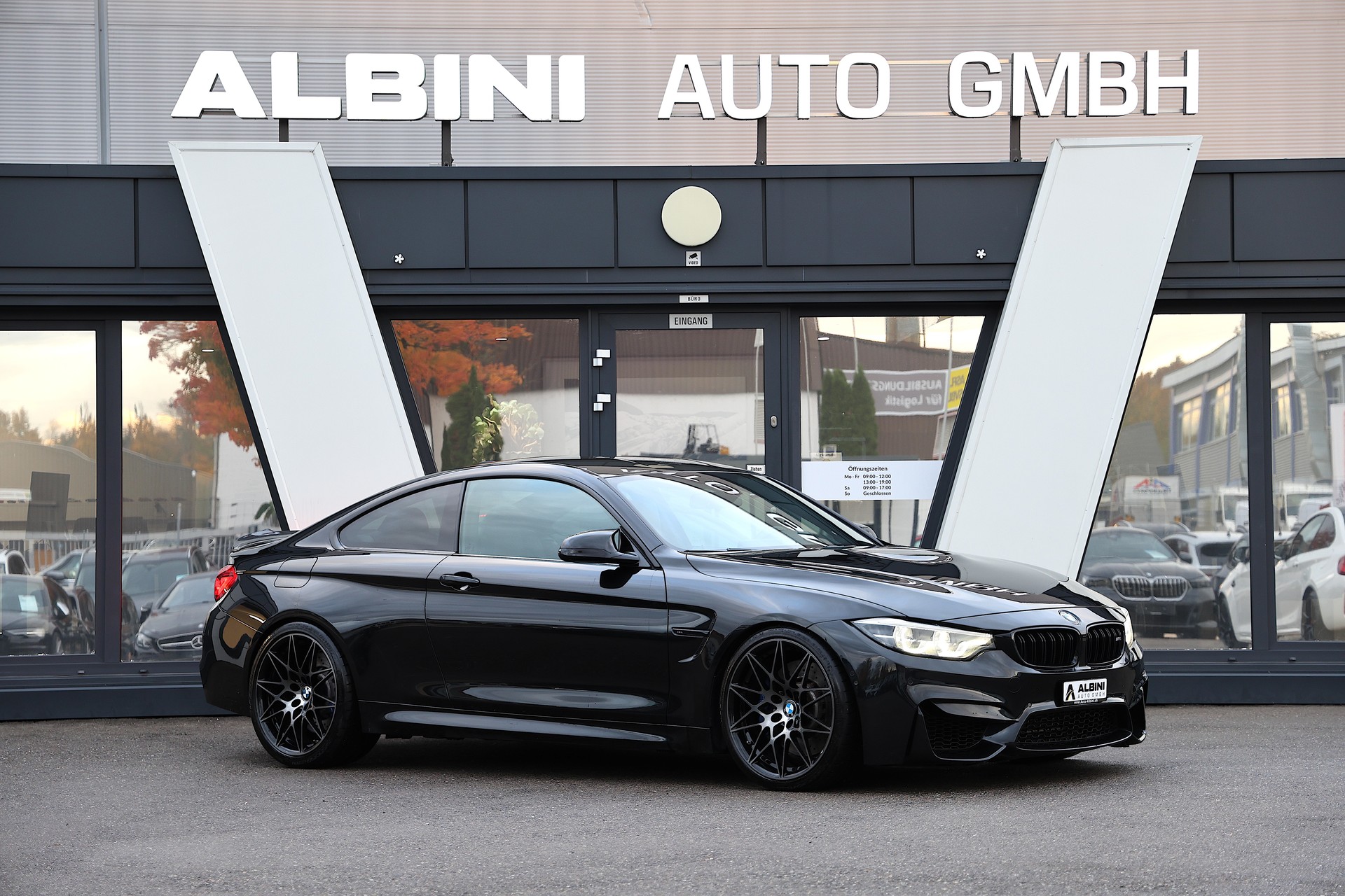 BMW M4 Coupé Competition DKG-showroom-element-2
