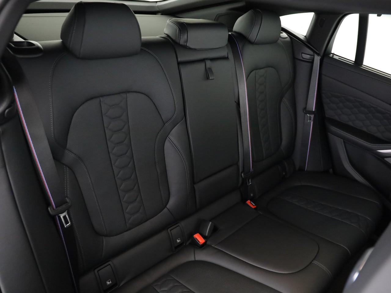 BMW X6M Steptronic M Competition-image-14