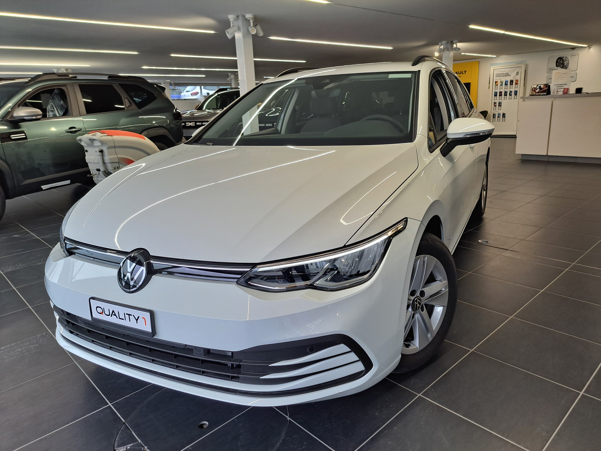 VW GOLF Variant 1.0 eTSI Mhev Life DSG