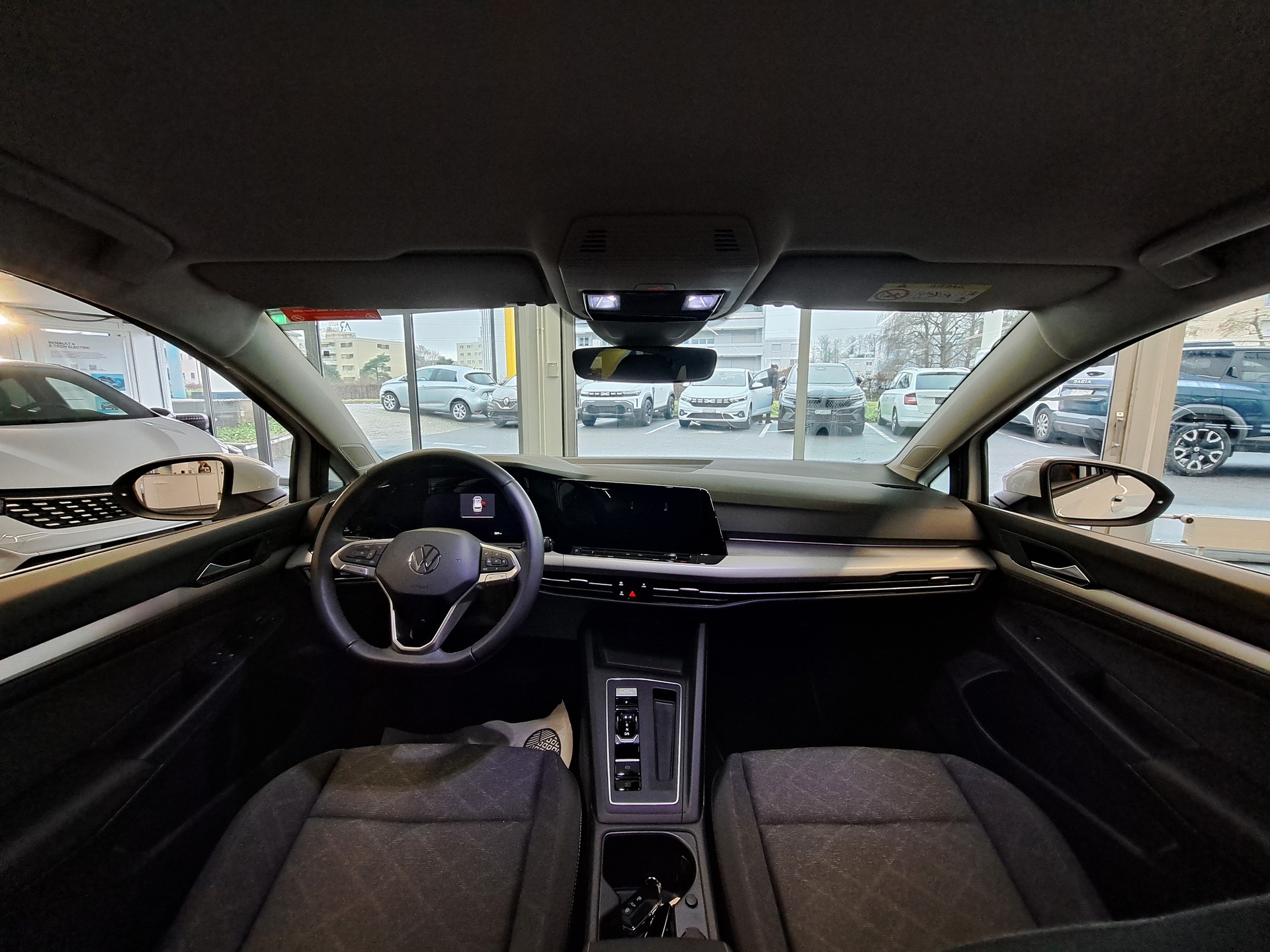 VW GOLF Variant 1.0 eTSI Mhev Life DSG-image-9