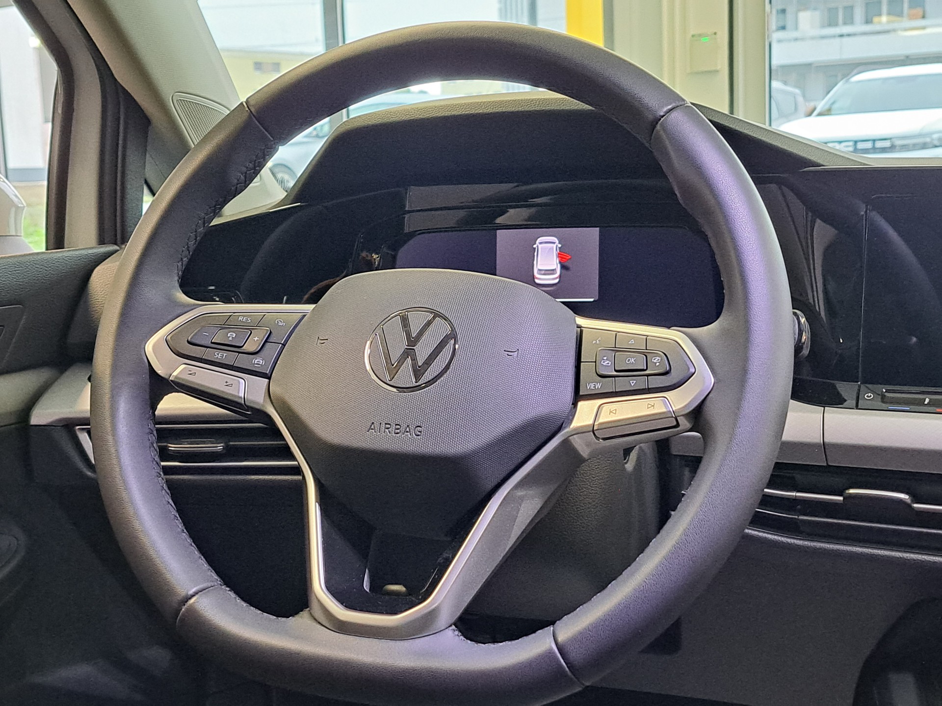 VW GOLF Variant 1.0 eTSI Mhev Life DSG-image-8
