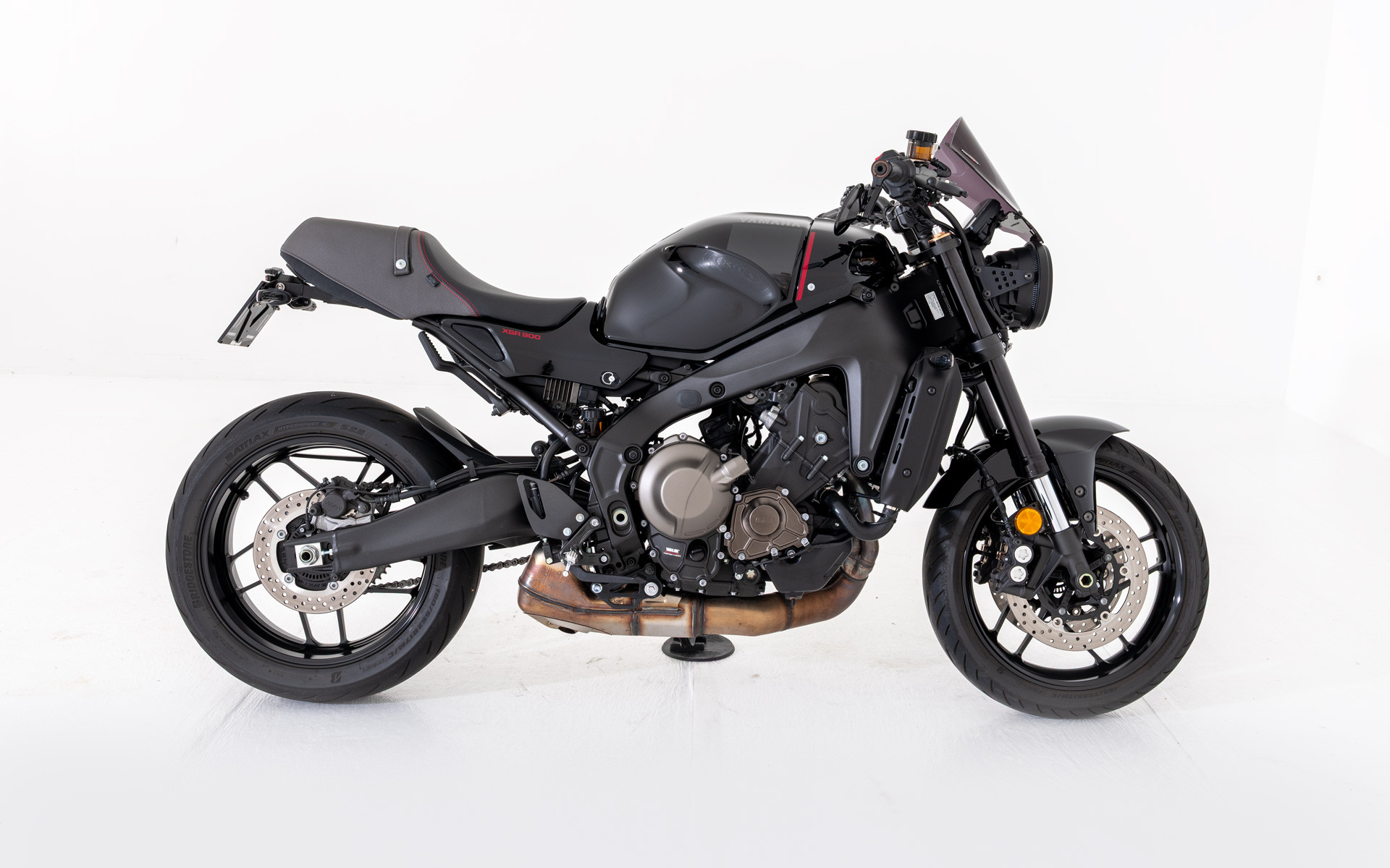 YAMAHA XSR 900-image-1