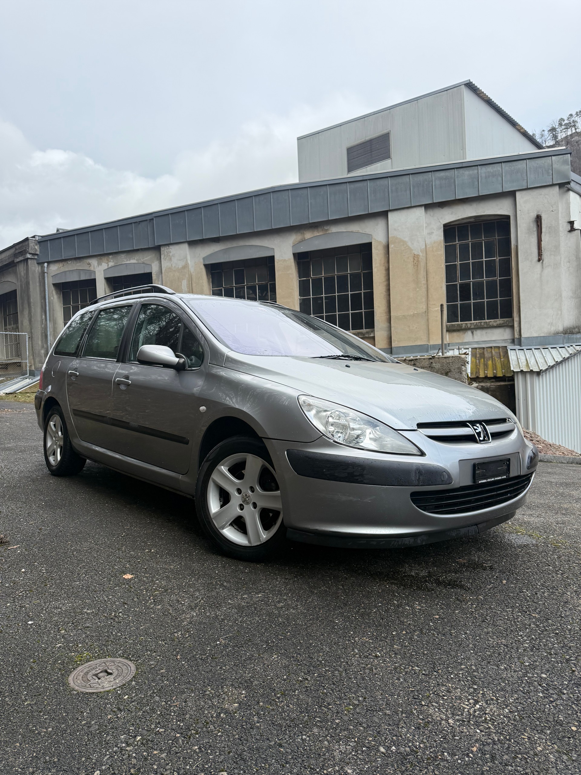 PEUGEOT 307 SW 2.0 16V Premium-image-1