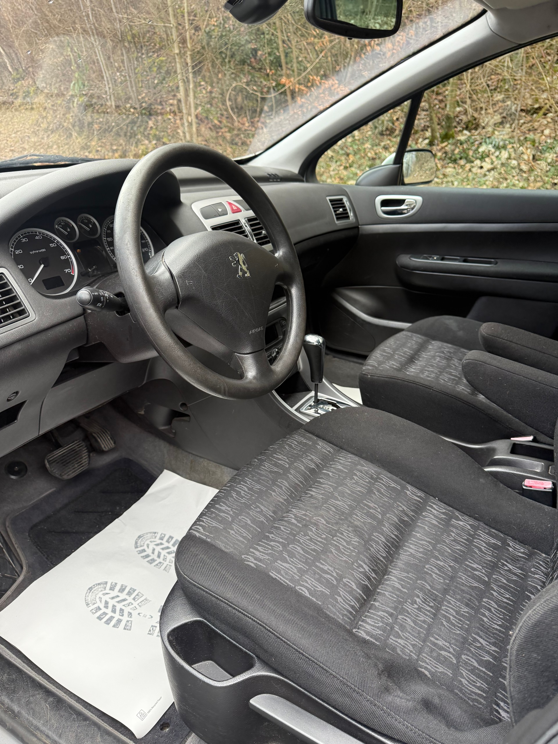 PEUGEOT 307 SW 2.0 16V Premium-image-5