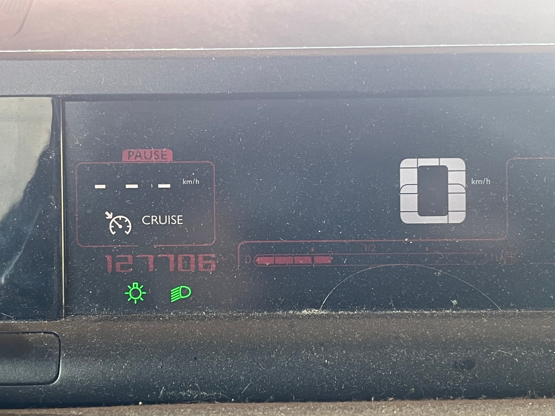 CITROEN C4 Cactus 1.2 e-THP Rip Curl-image-9