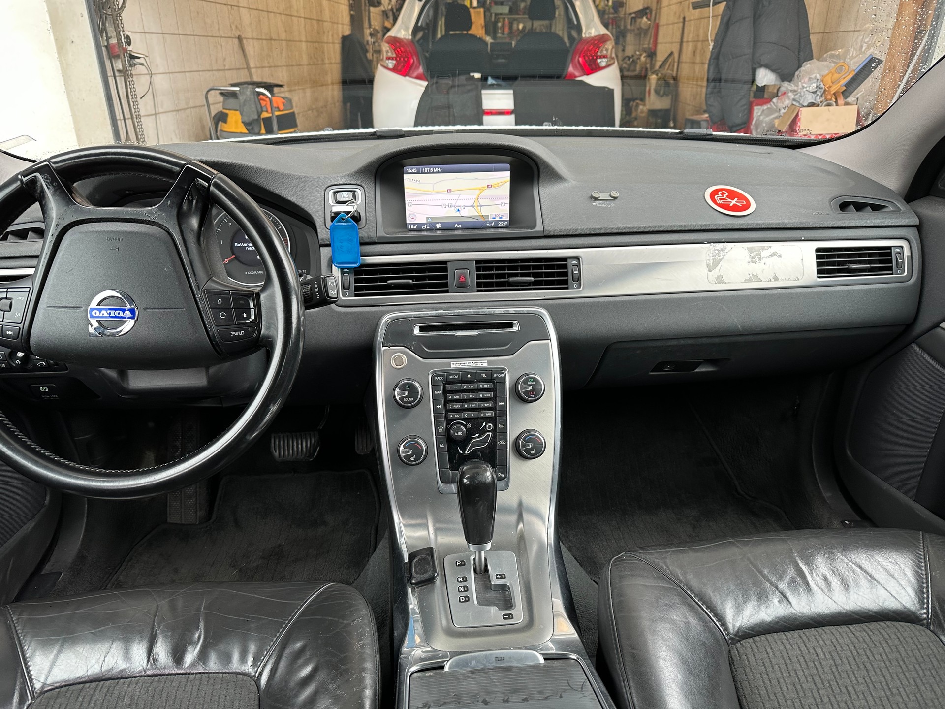 VOLVO V70 D3 Summum Geartronic-image-7
