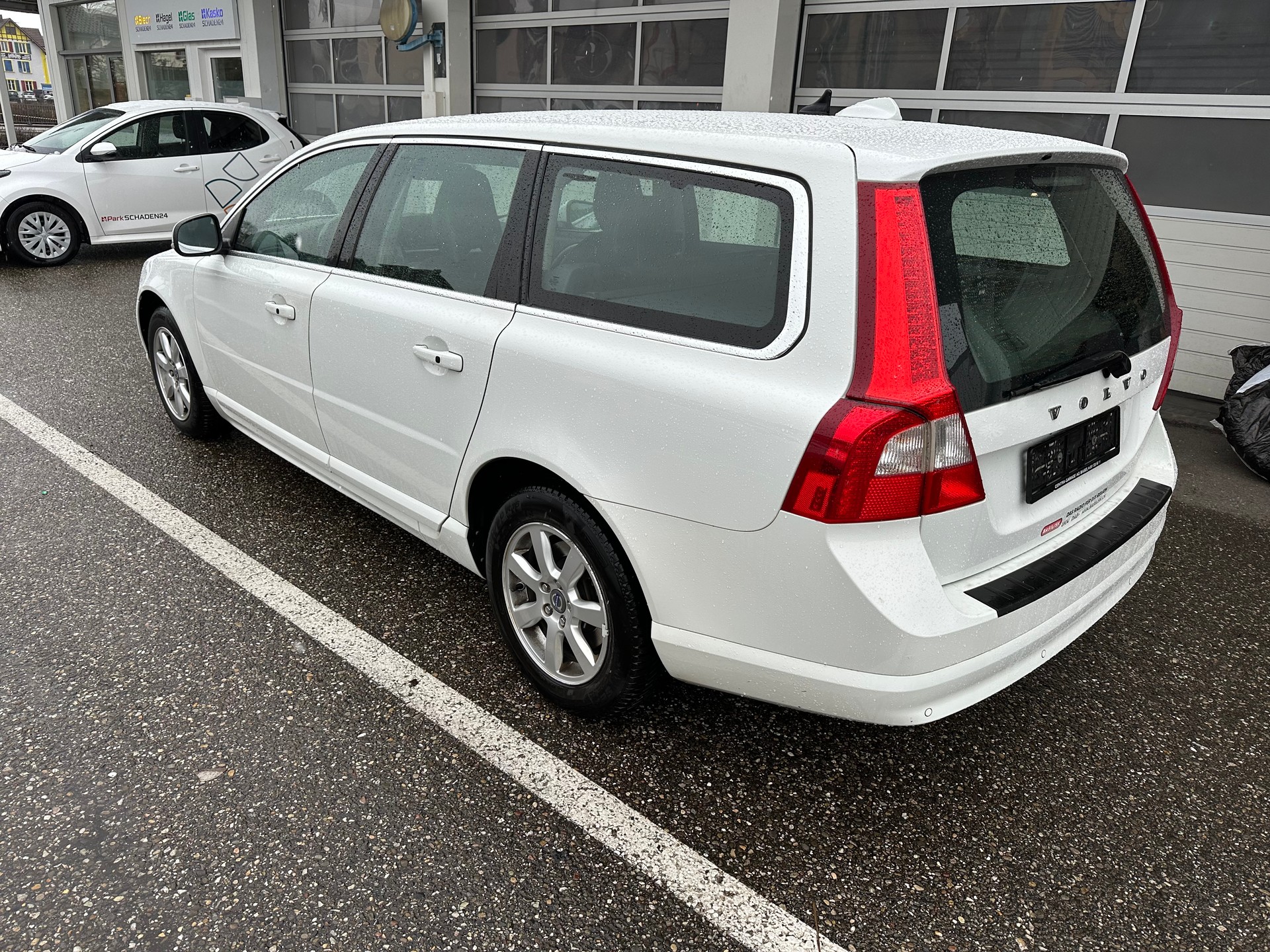 VOLVO V70 D3 Summum Geartronic-image-5