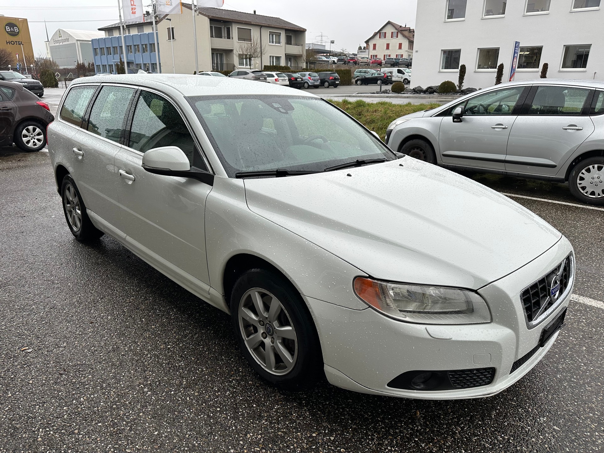 VOLVO V70 D3 Summum Geartronic-image-2