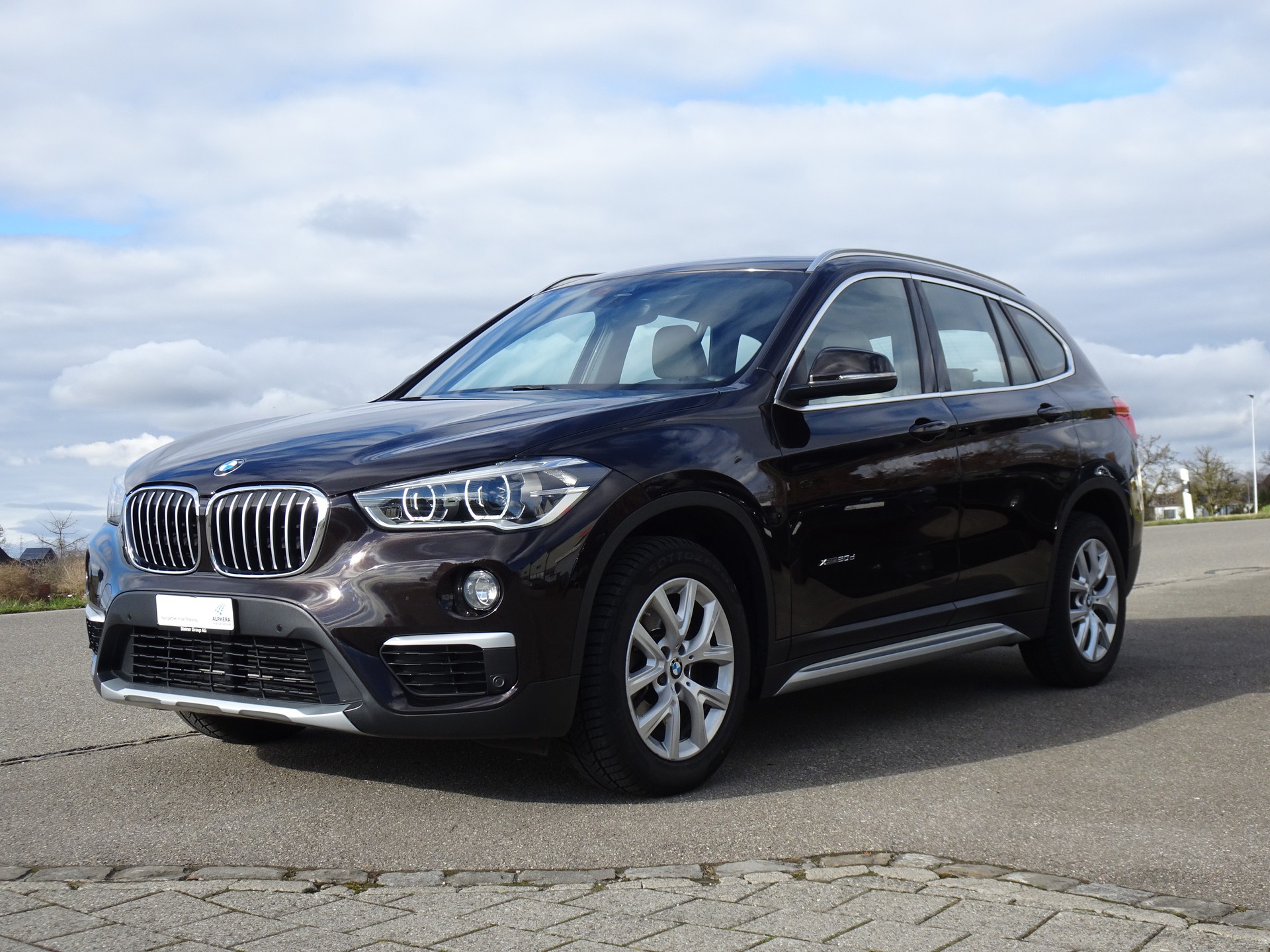 BMW X1 xDrive 20d xLine Steptronic-image-1