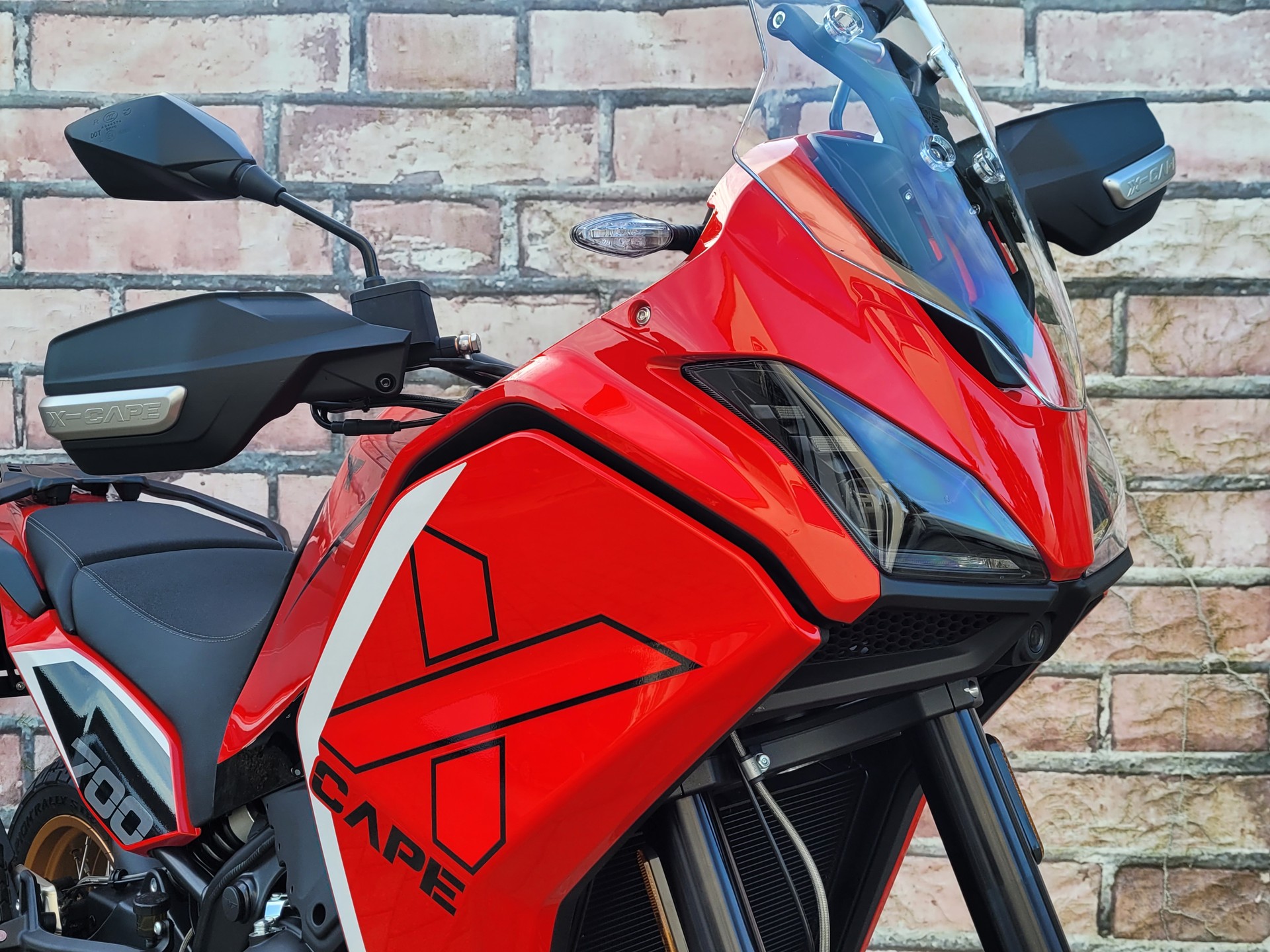 MOTO MORINI X-Cape 700 Gold Edition-image-3