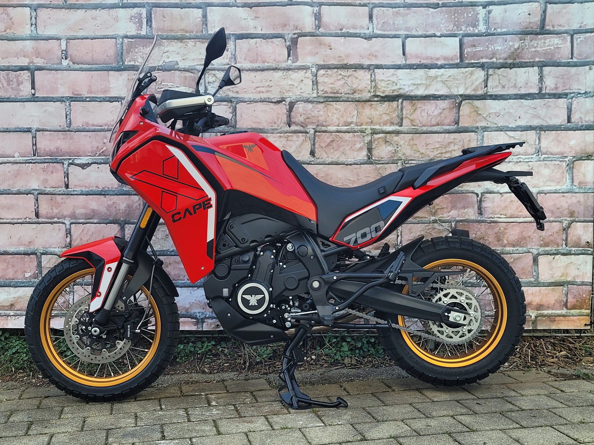 MOTO MORINI X-Cape 700 Gold Edition-image-1